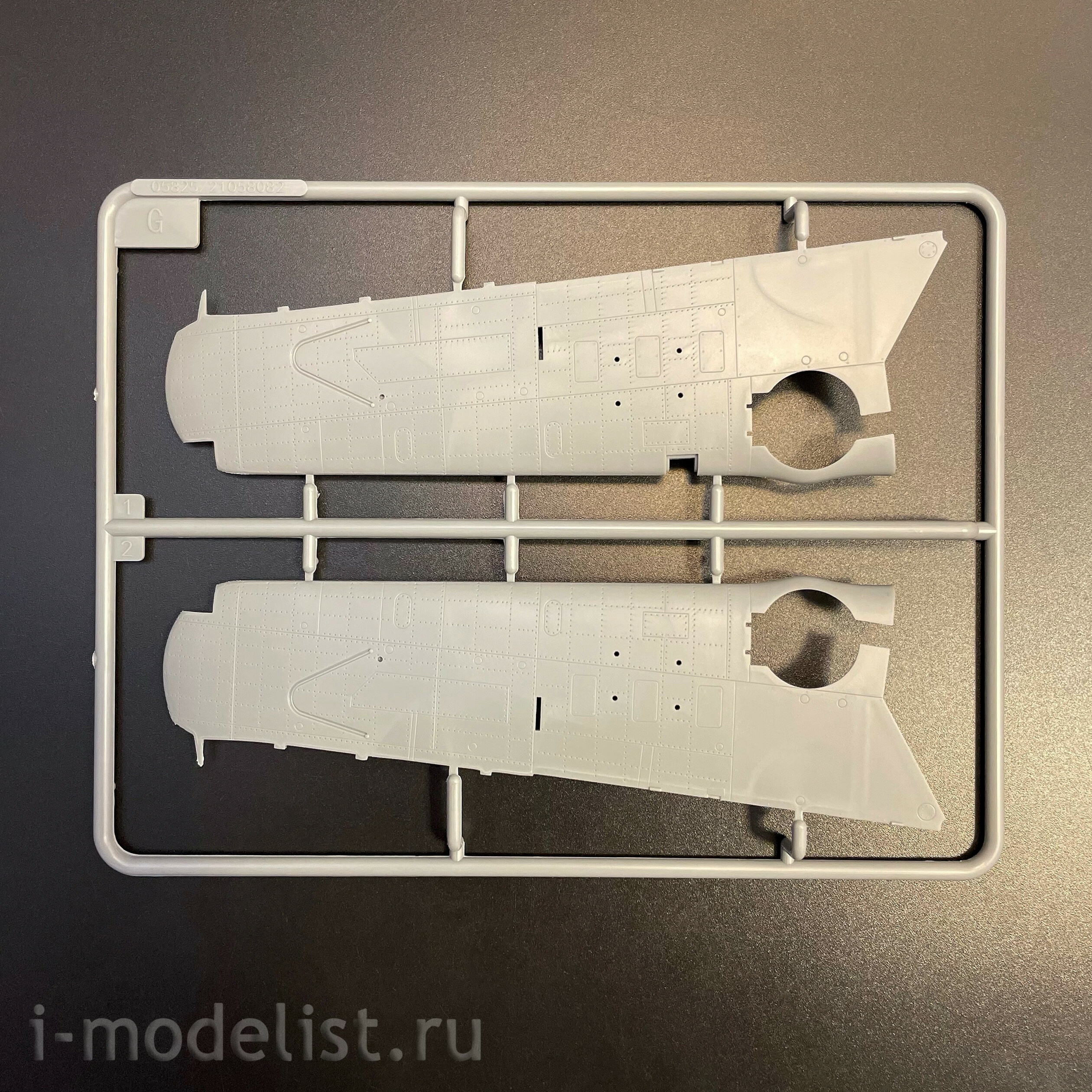 05825 Т$ач 1/48 Бомбардировщик-торпеtoносец Royal Navy Fairey Barracuda Mk. II