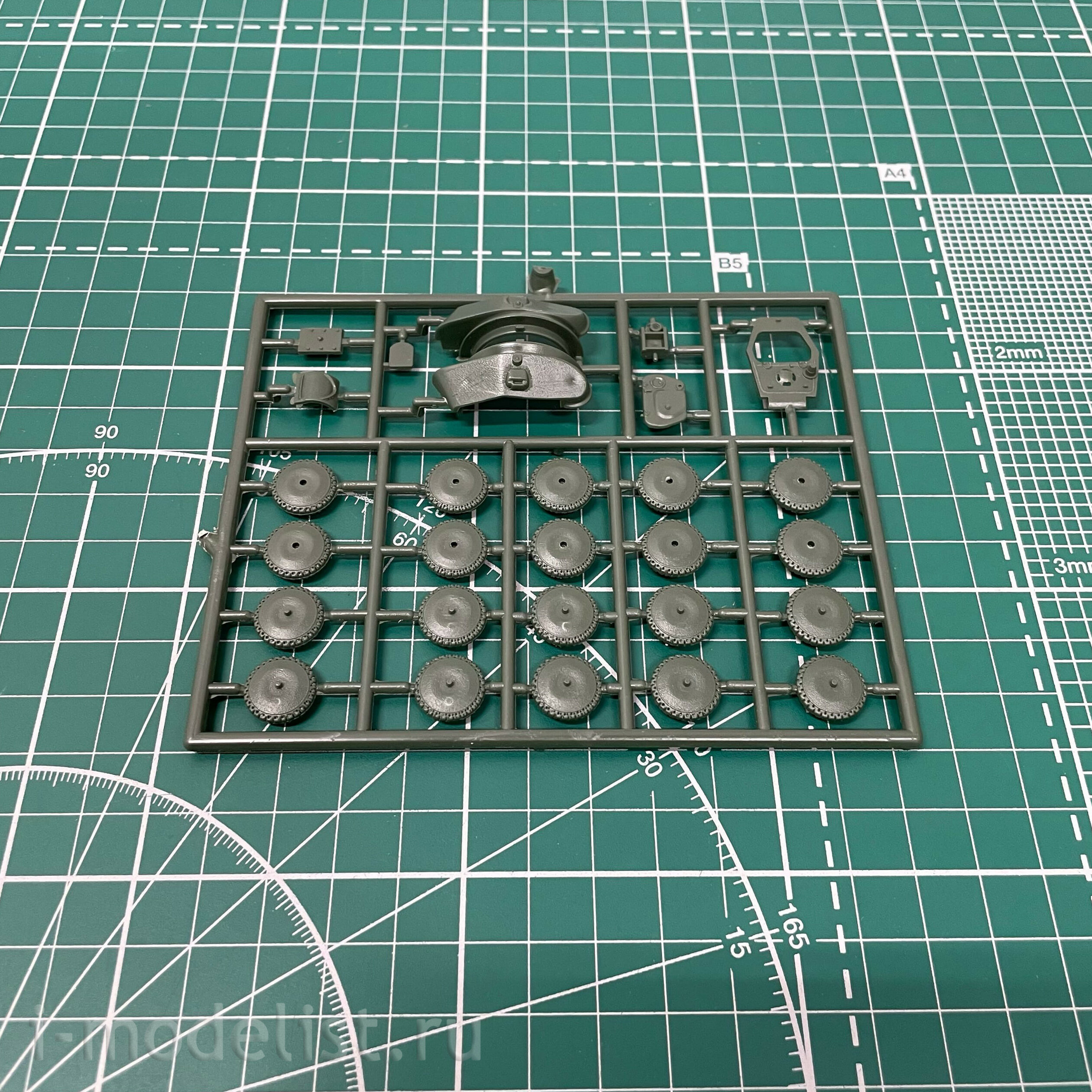 307201 Modeler 1/72 Soviet tank 34-76