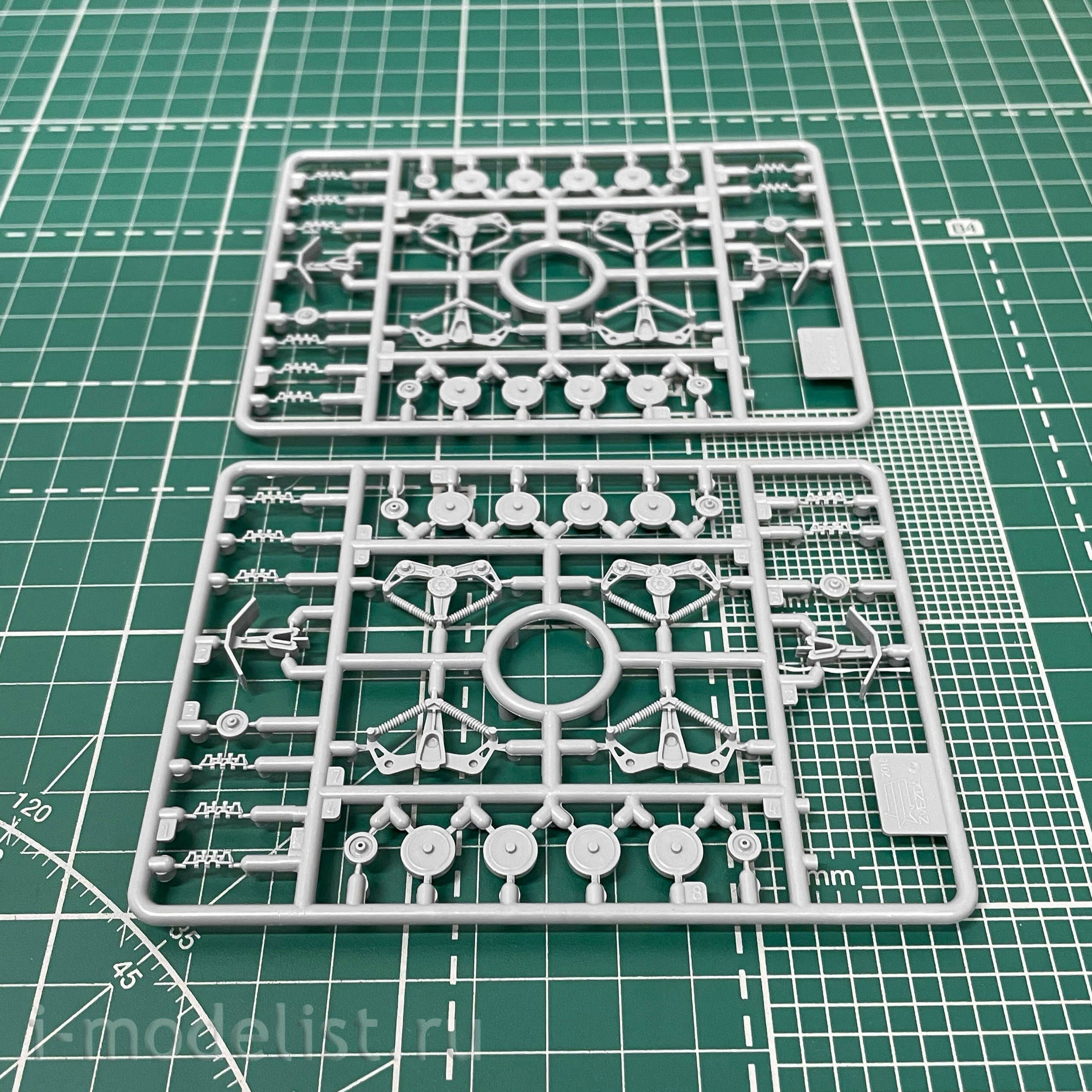 5061ПН Zvezda 1/72 Подарочный набор: Советский тяжелый танк Т-35