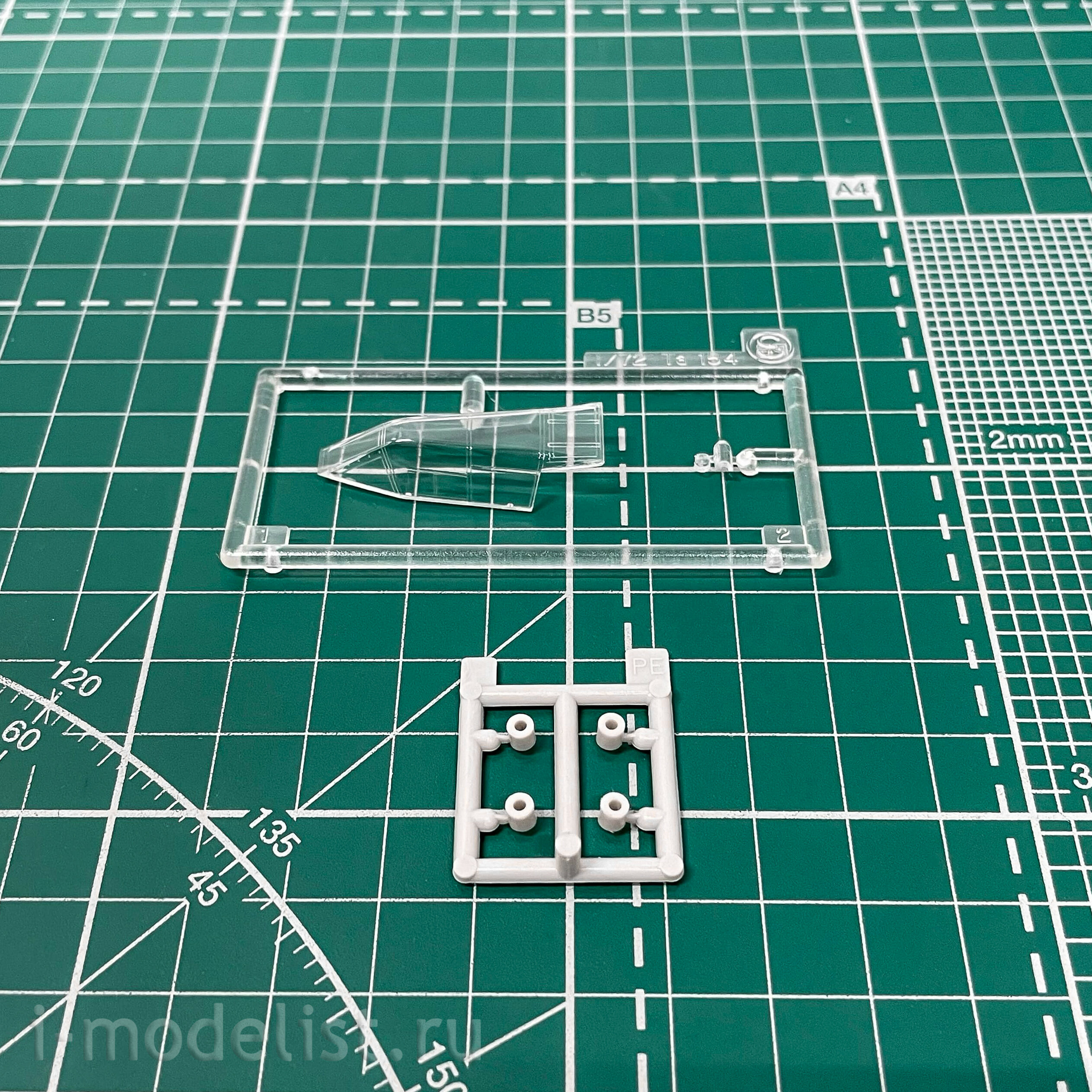 02193 Hasegawa 1/72 Aircraft Ta.154 A-1 and Fw-190A-8