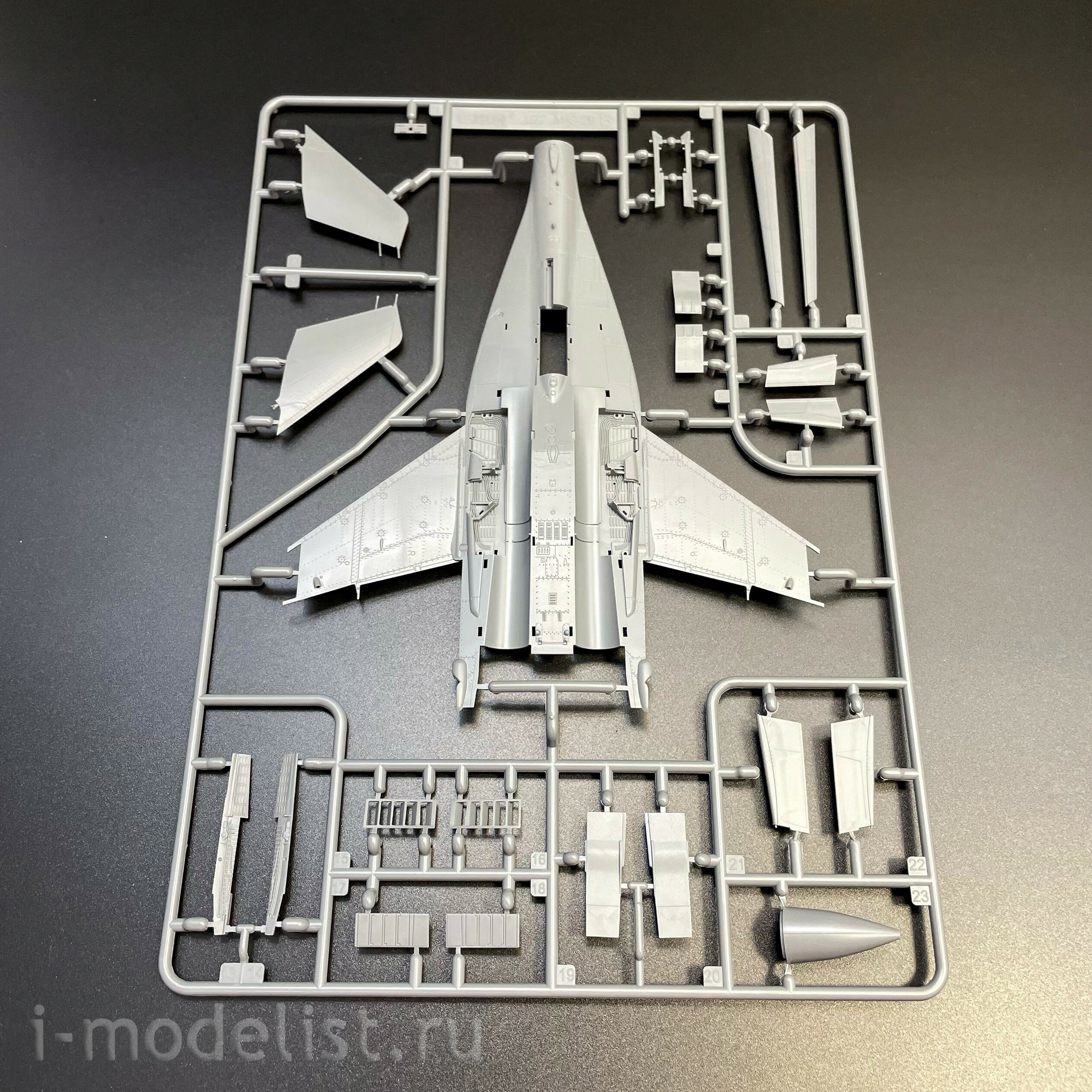 L7213 Great Wall Hobby 1/72 Fighter Jet M-29 9-13 