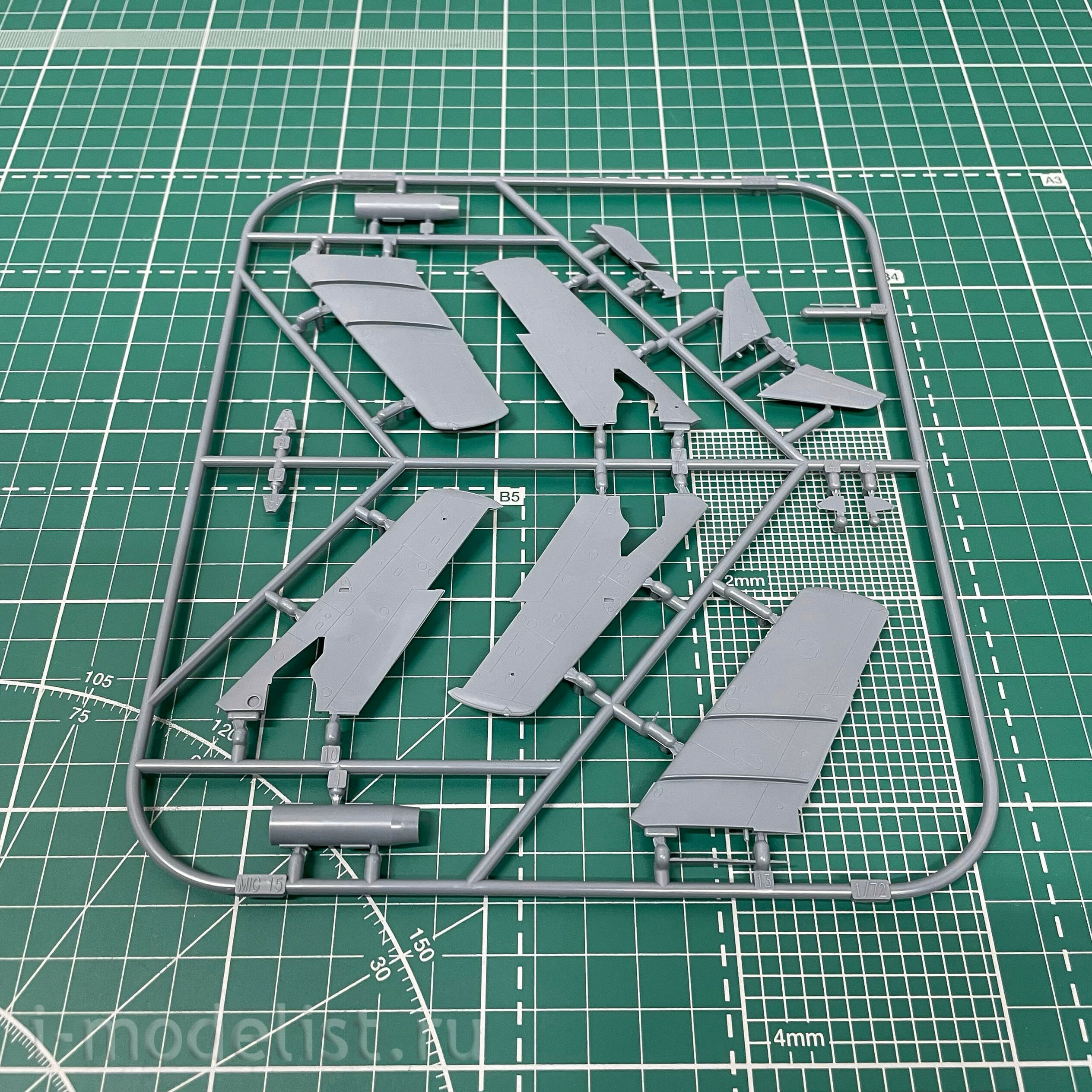 7459 Eduard 1/72 M-15 aircraft