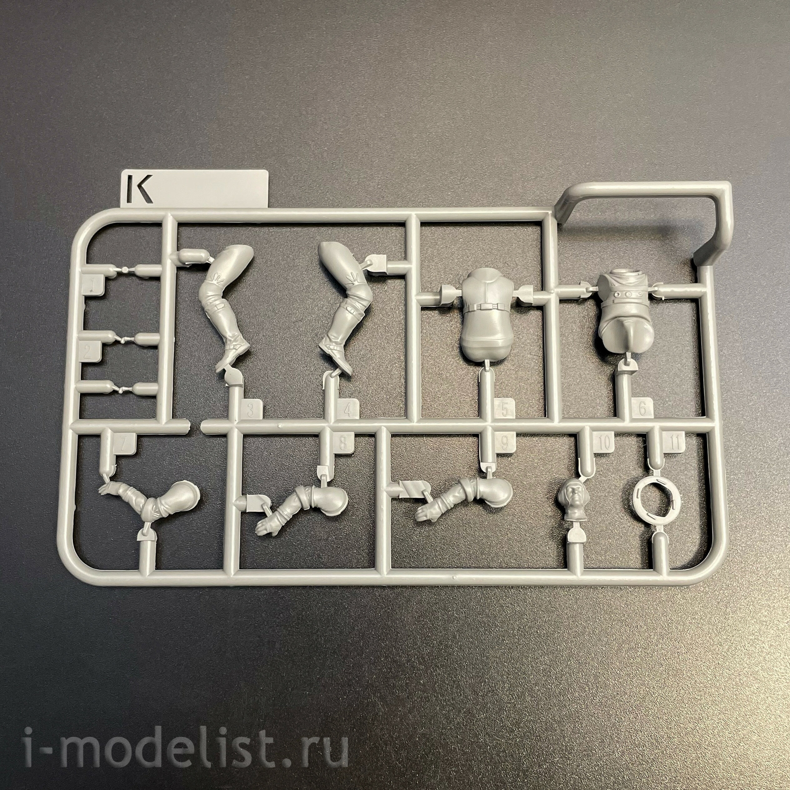 32001W Takom 1/32 Ho 229 BOX 2: Ho229A + Ho229B + фигура пилfromа Ho229 в 1/16 масштабе