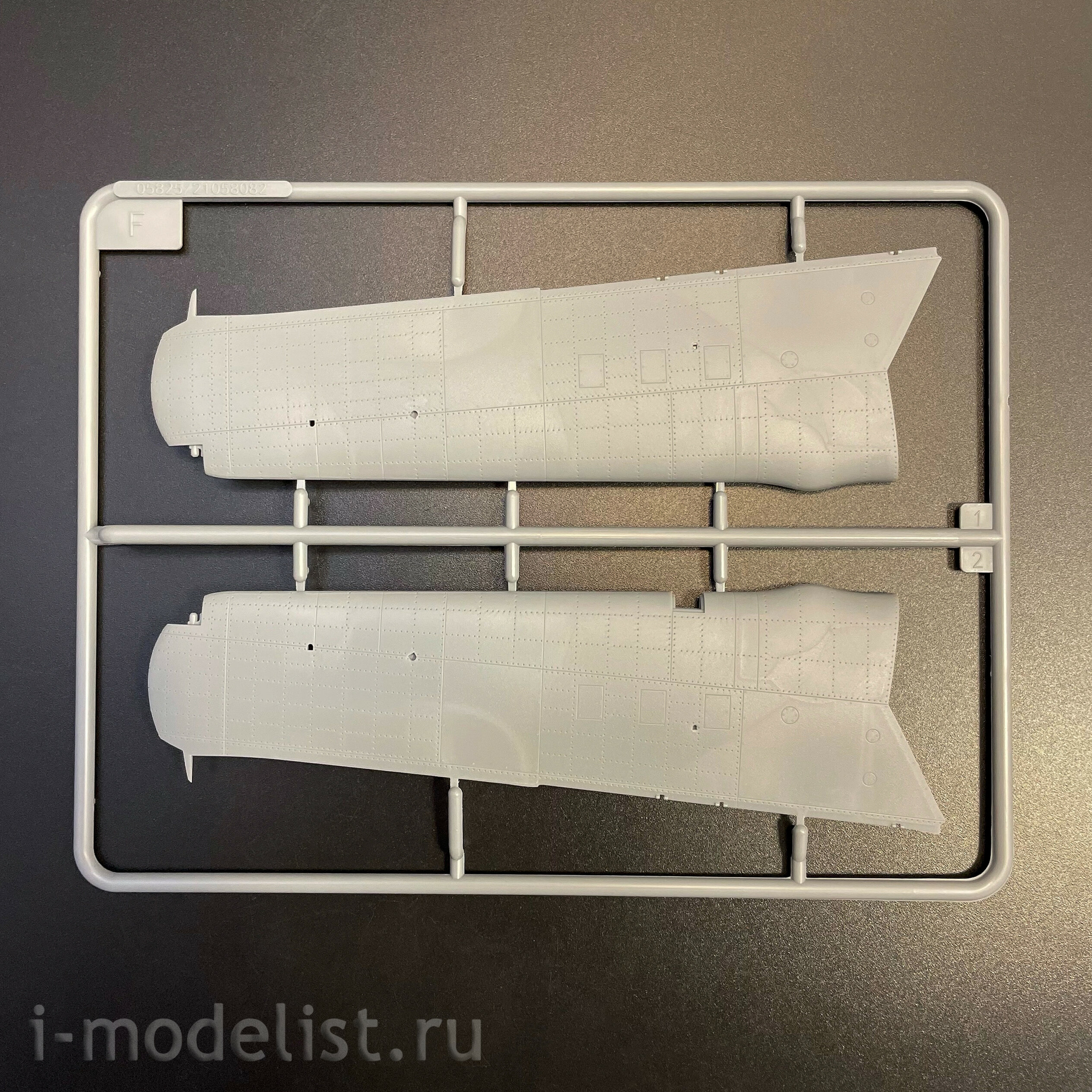 05825 Т$ач 1/48 Бомбардировщик-торпеtoносец Royal Navy Fairey Barracuda Mk. II
