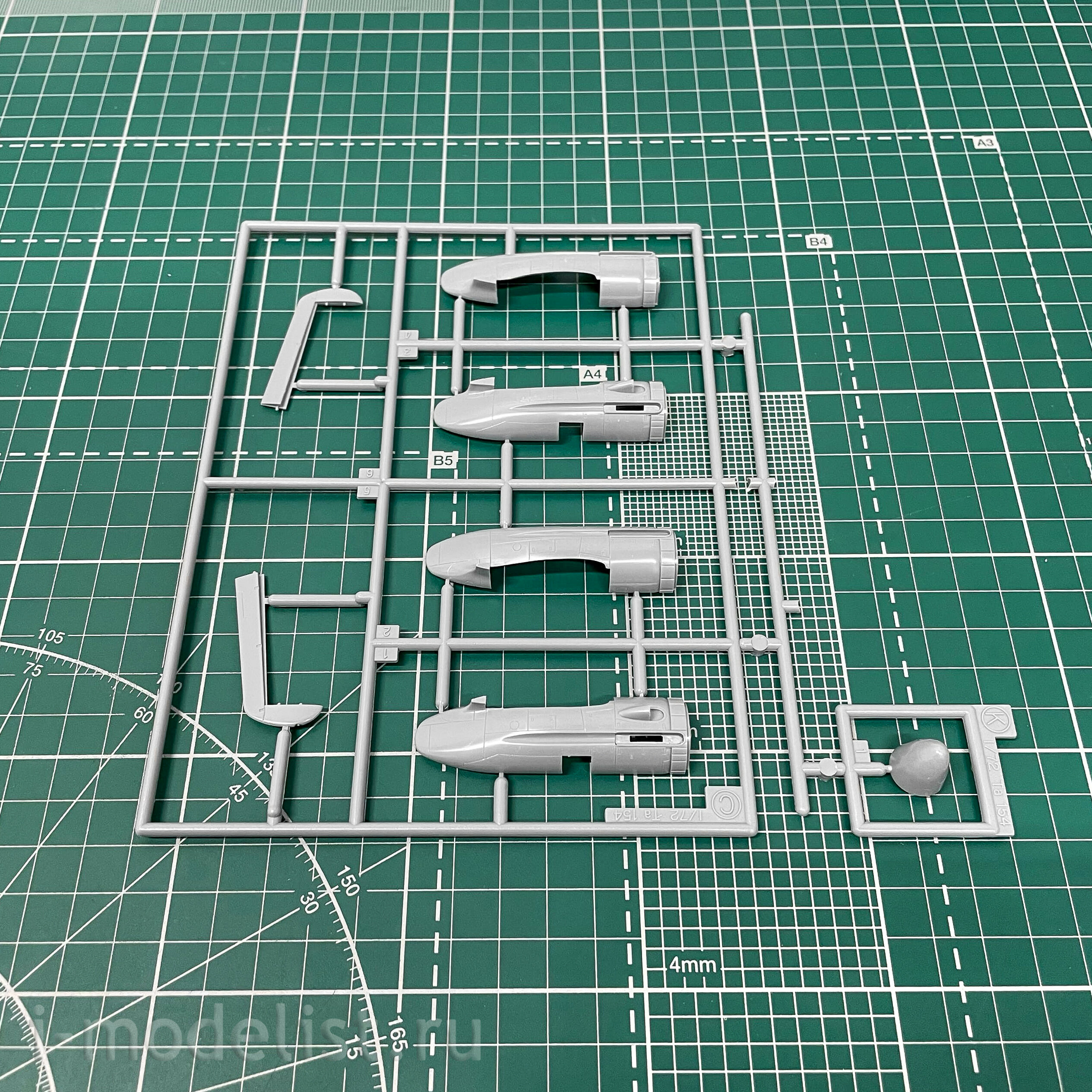 02193 Hasegawa 1/72 Aircraft Ta.154 A-1 and Fw-190A-8