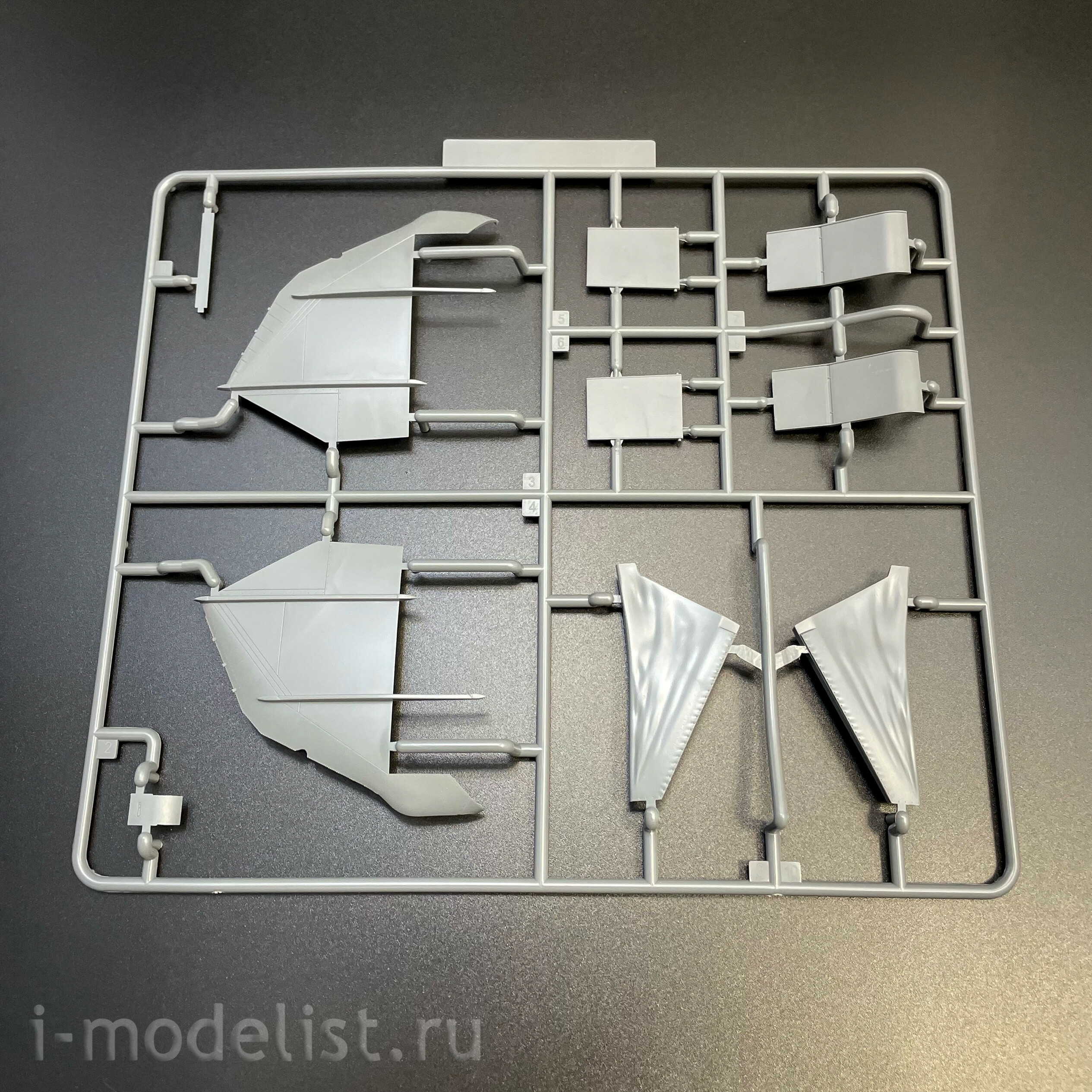 L4834 Great Wall Hobby 1/48 Истребитель-перехватчик F-14D Tomcat
