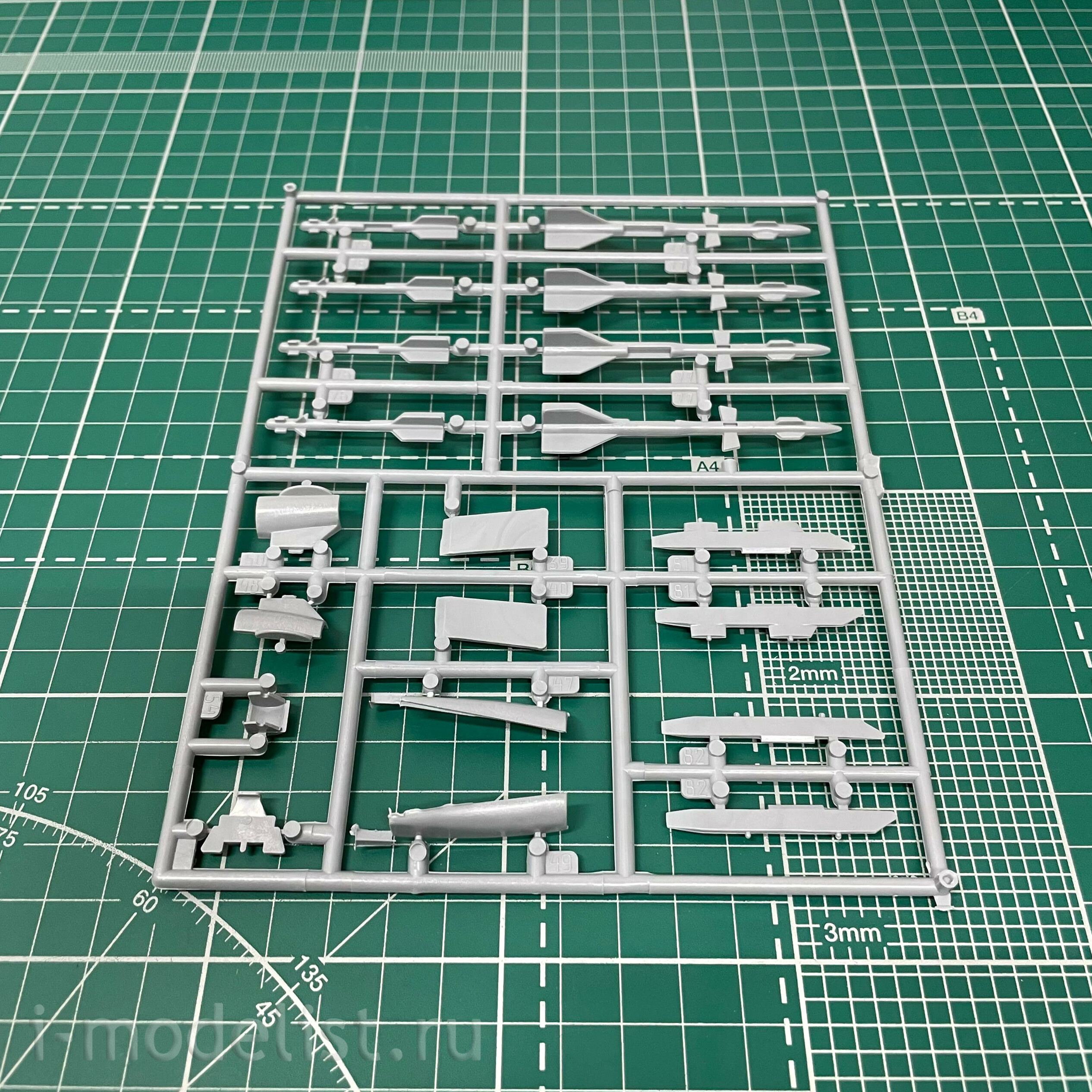 7206 Zvezda 1/72 Soviet Su-27 Air Superiority Fighter