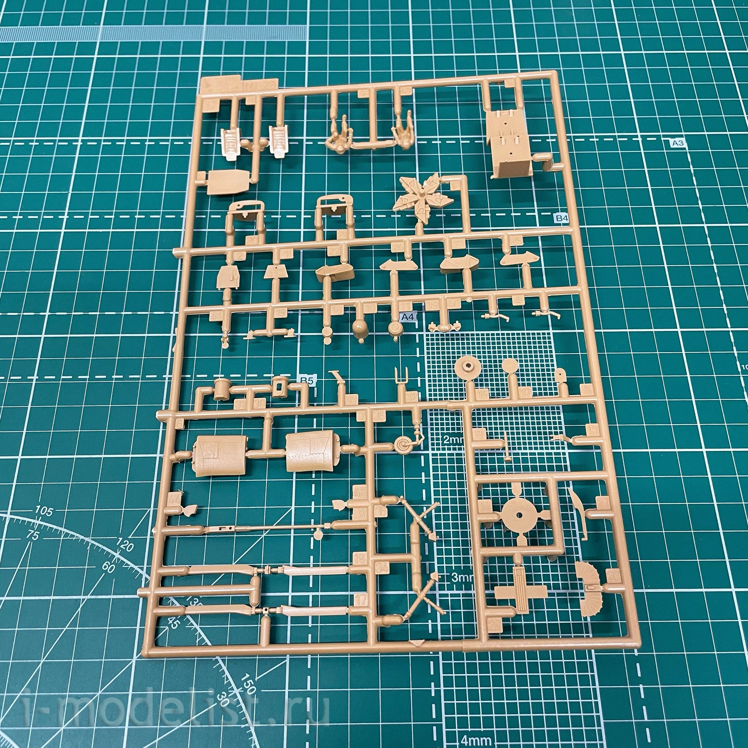 7246ПН Zvezda 1/72 Подарочный набор: Российский ударный вертолёт Ми-28А