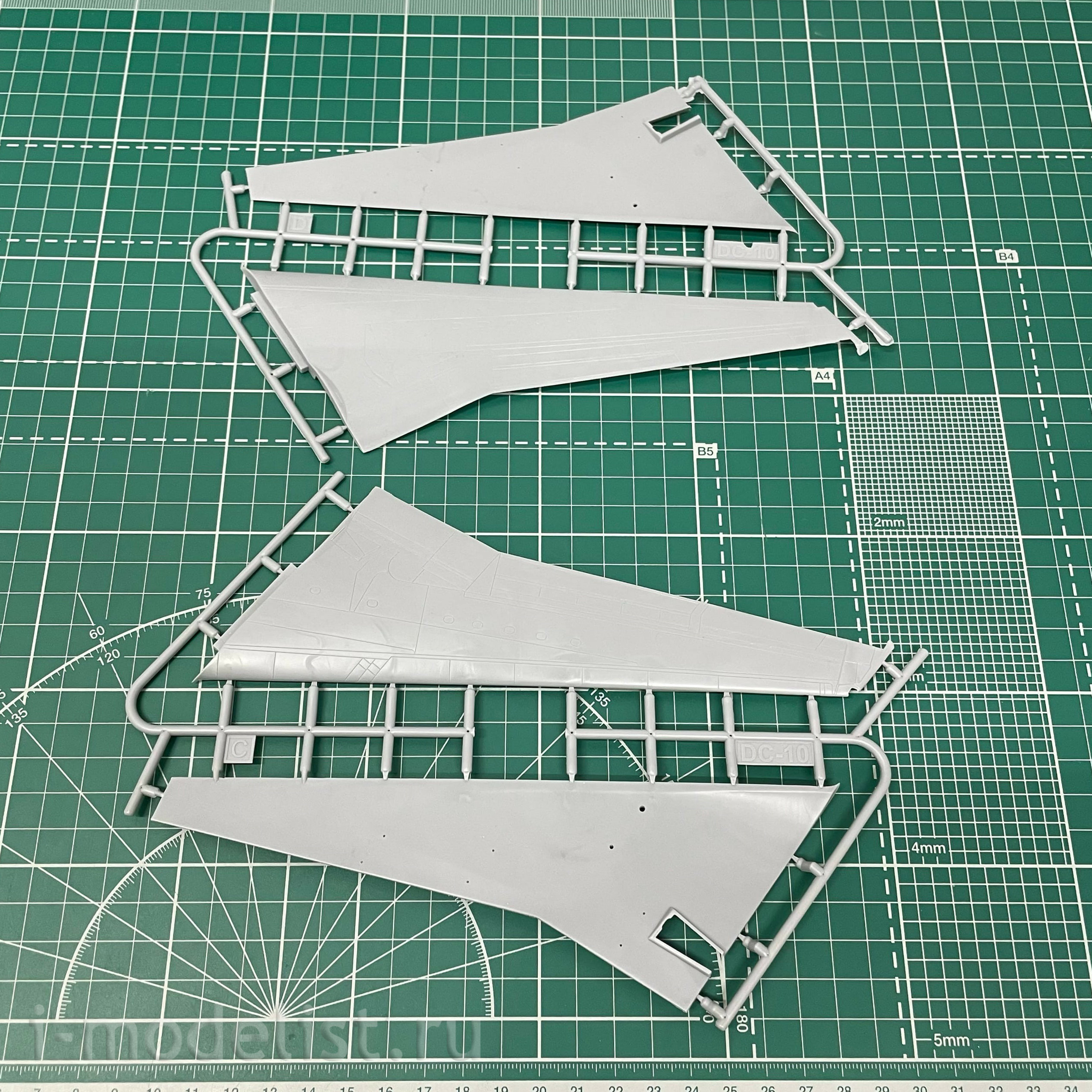 144121 Orient Express 1/144 DC-10-30 Airliner