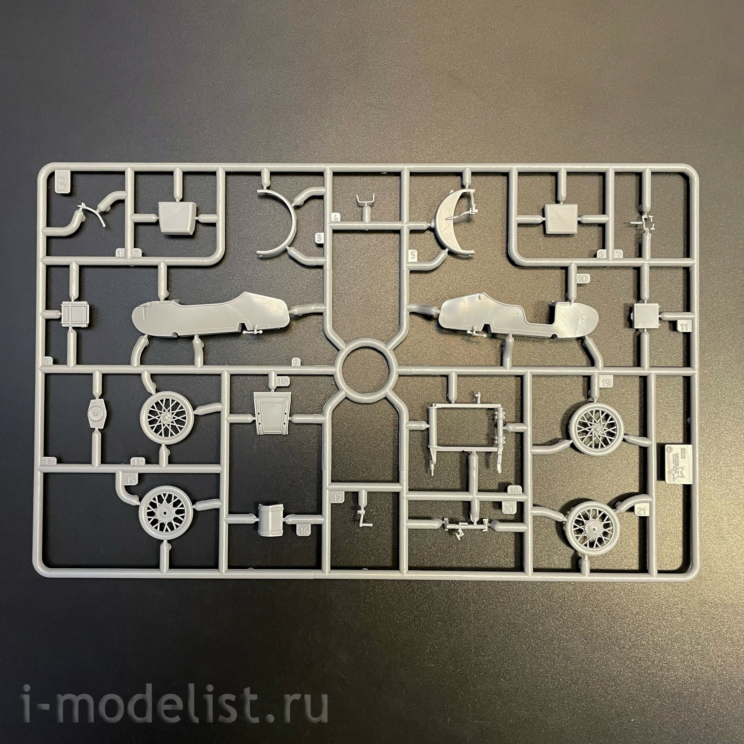 3717 Zvezda 1/35 Notмецкий мfromоцикл Zündapp K800 с коляской и экипажем
