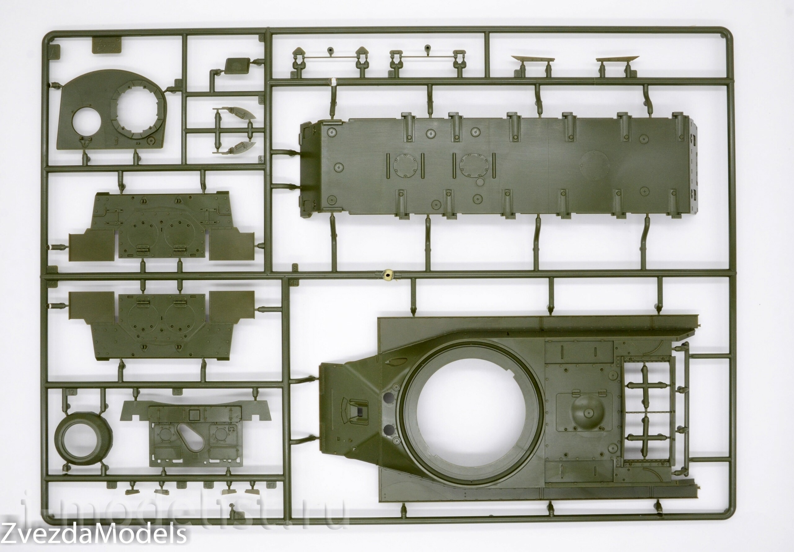 3708 Zvezda 1/35 Pre-order  Советский тяжёлый танк ИС-2 УЗТМ обр. 1944 г.