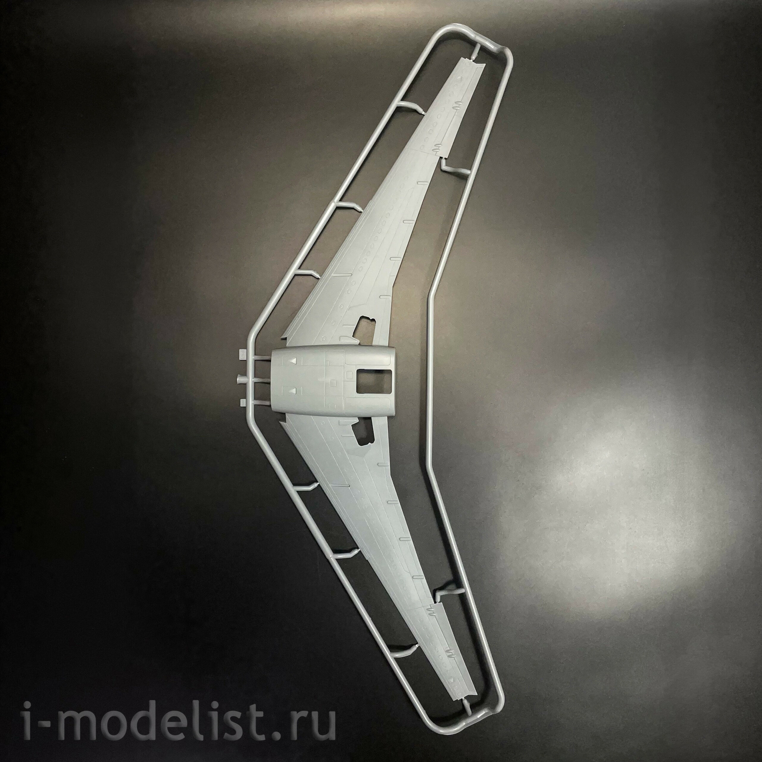 7044 Zvezda 1/144 Passenger Airliner Airbus A-330-300