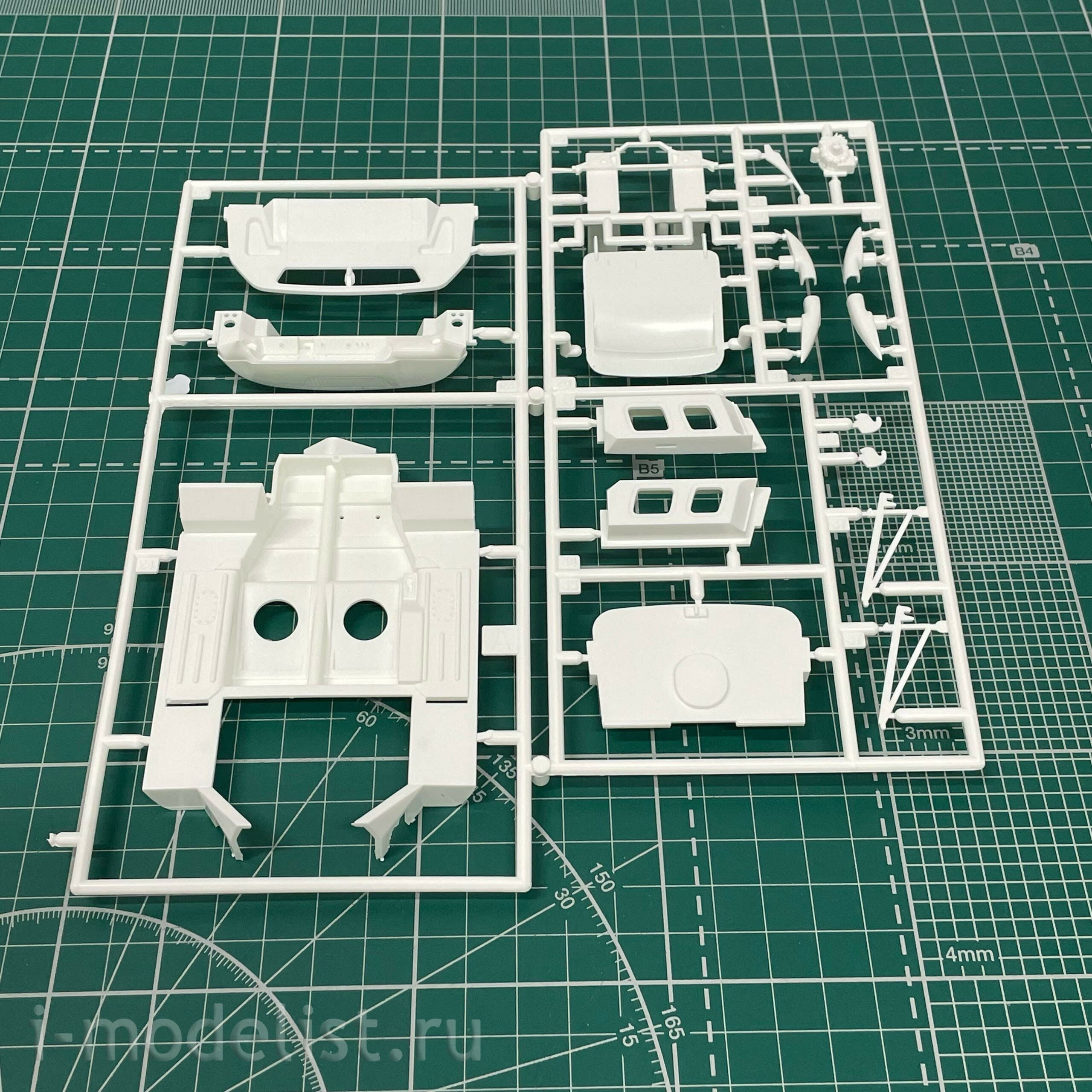 07696 Revell 1/24 Ford GT 40 Le Mans 1968