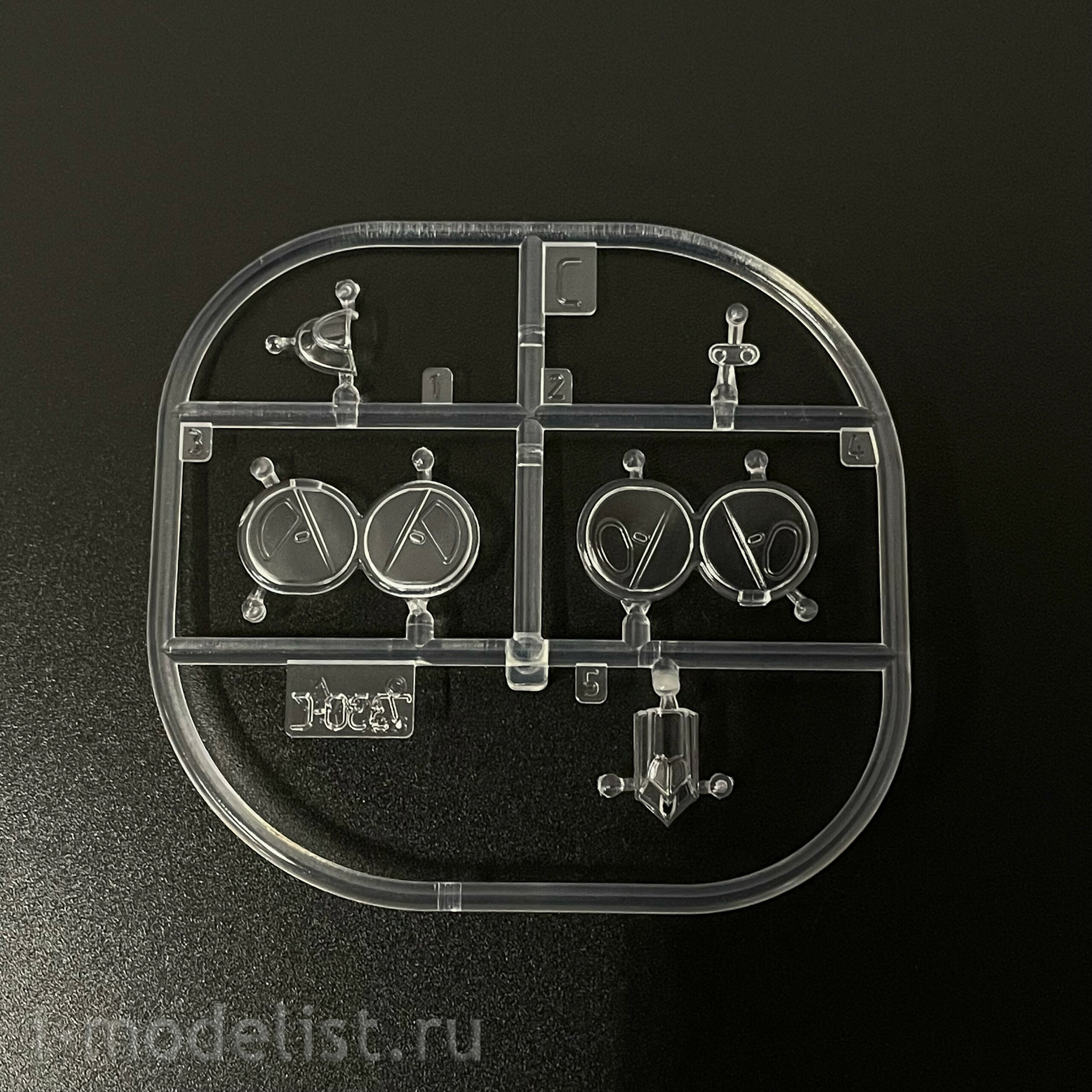 7330 Zvezda 1/72 Pre-order  Советский истребитель И-16 Тип 5