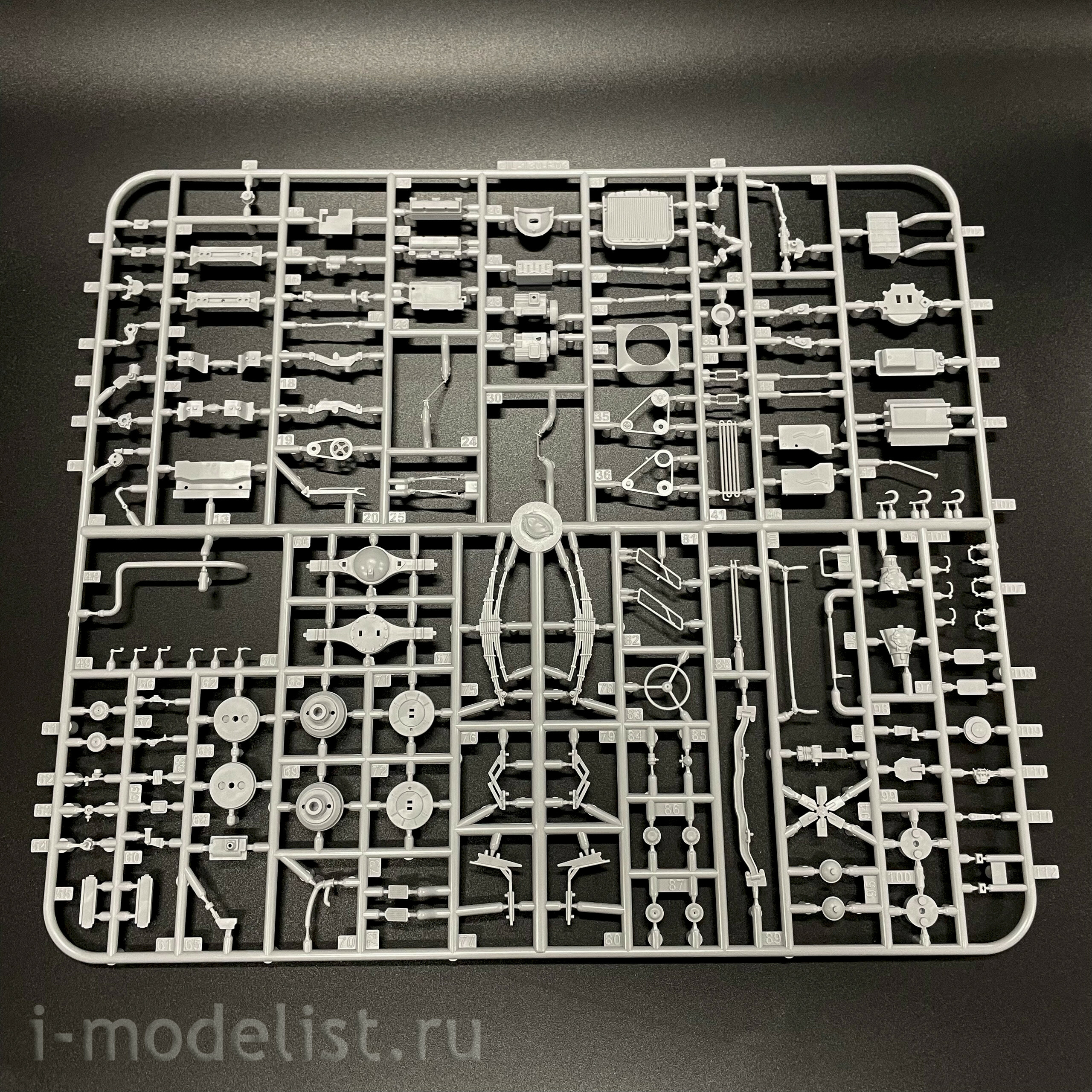 3507AVD AVD Models 1/35 ЗИЛ-130В1 с полуприцепом ОДАЗ-885