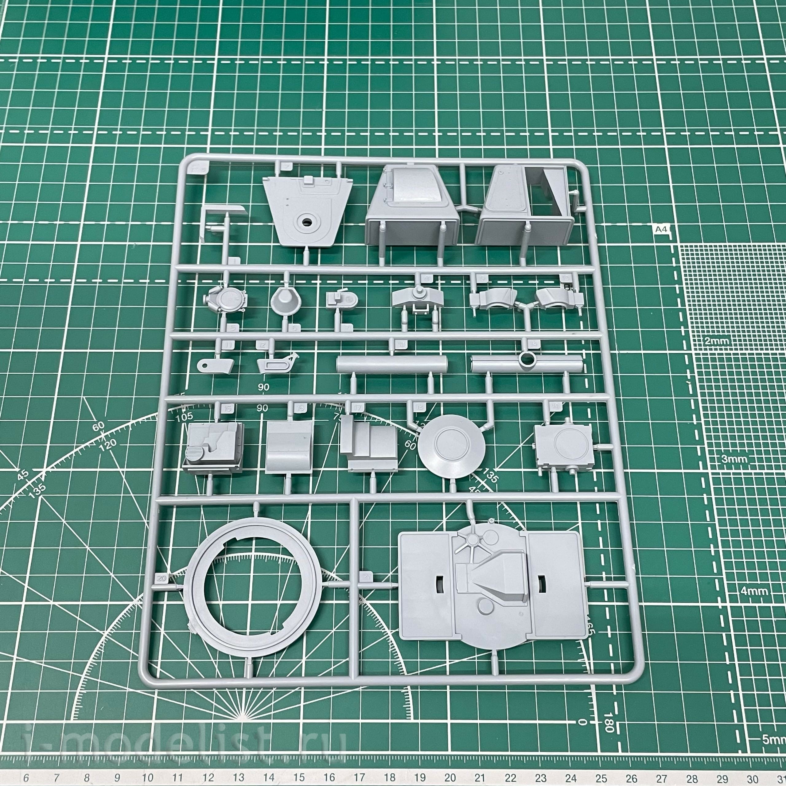 35016 RPG-MODEL 1/35 Anti-aircraft artillery System Goalkeeper CIWS of the Netherlands Navy