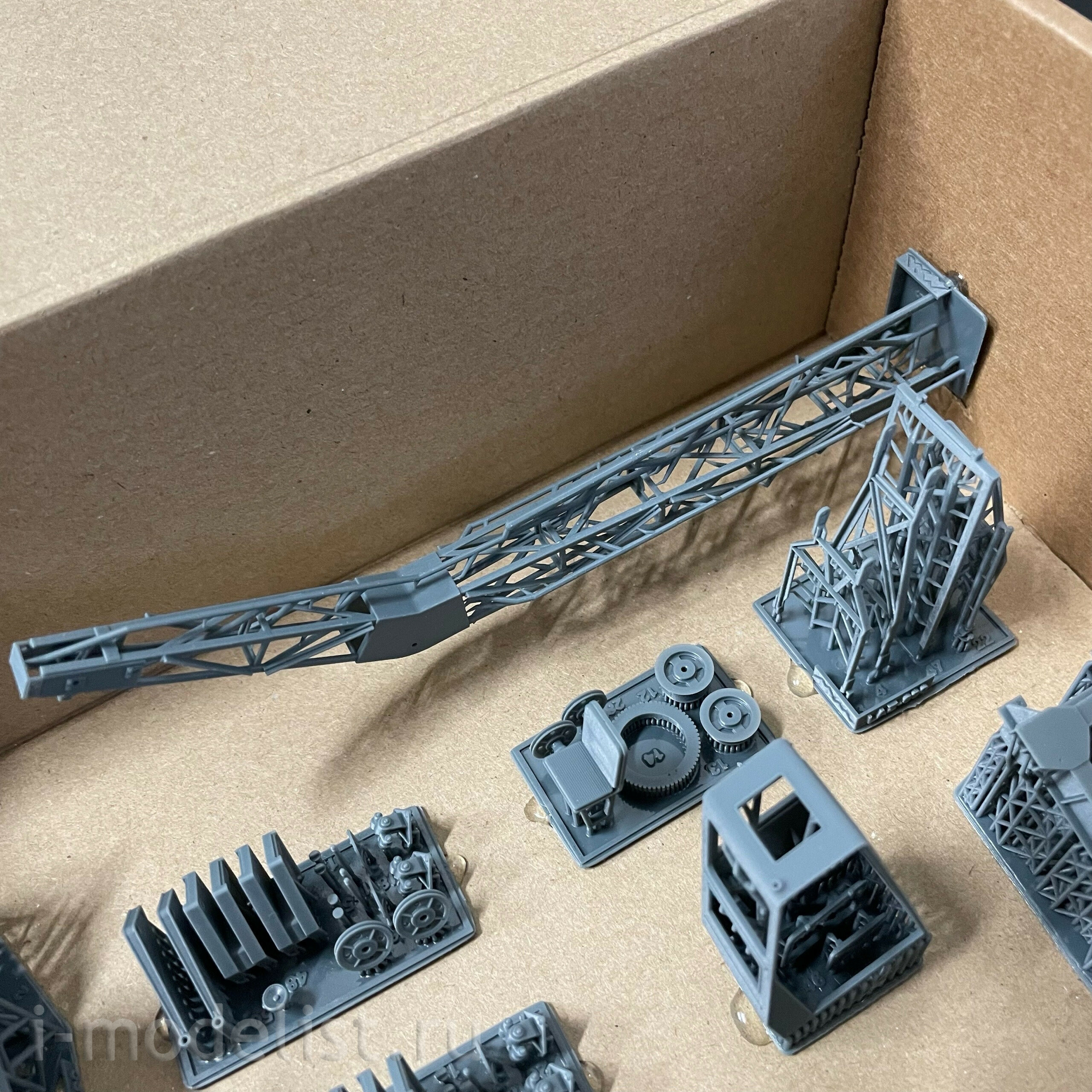 ММ43016 My модель 1/43 Автокран ЛАЗ-690 на базе З-164 конверсия