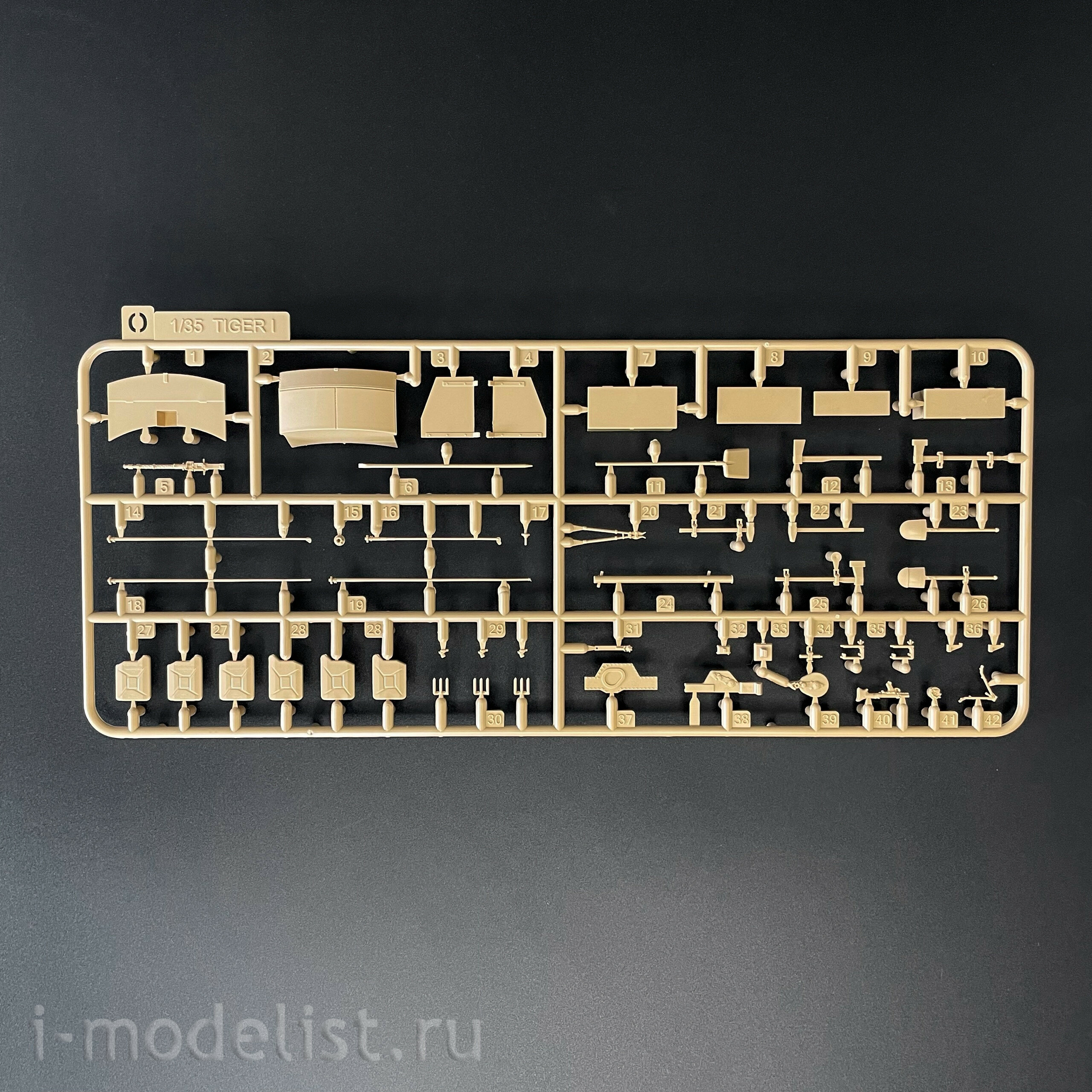 RM-5101 Rye Field Model 1/35 Notмецкий танк Tiger I (поздний) 