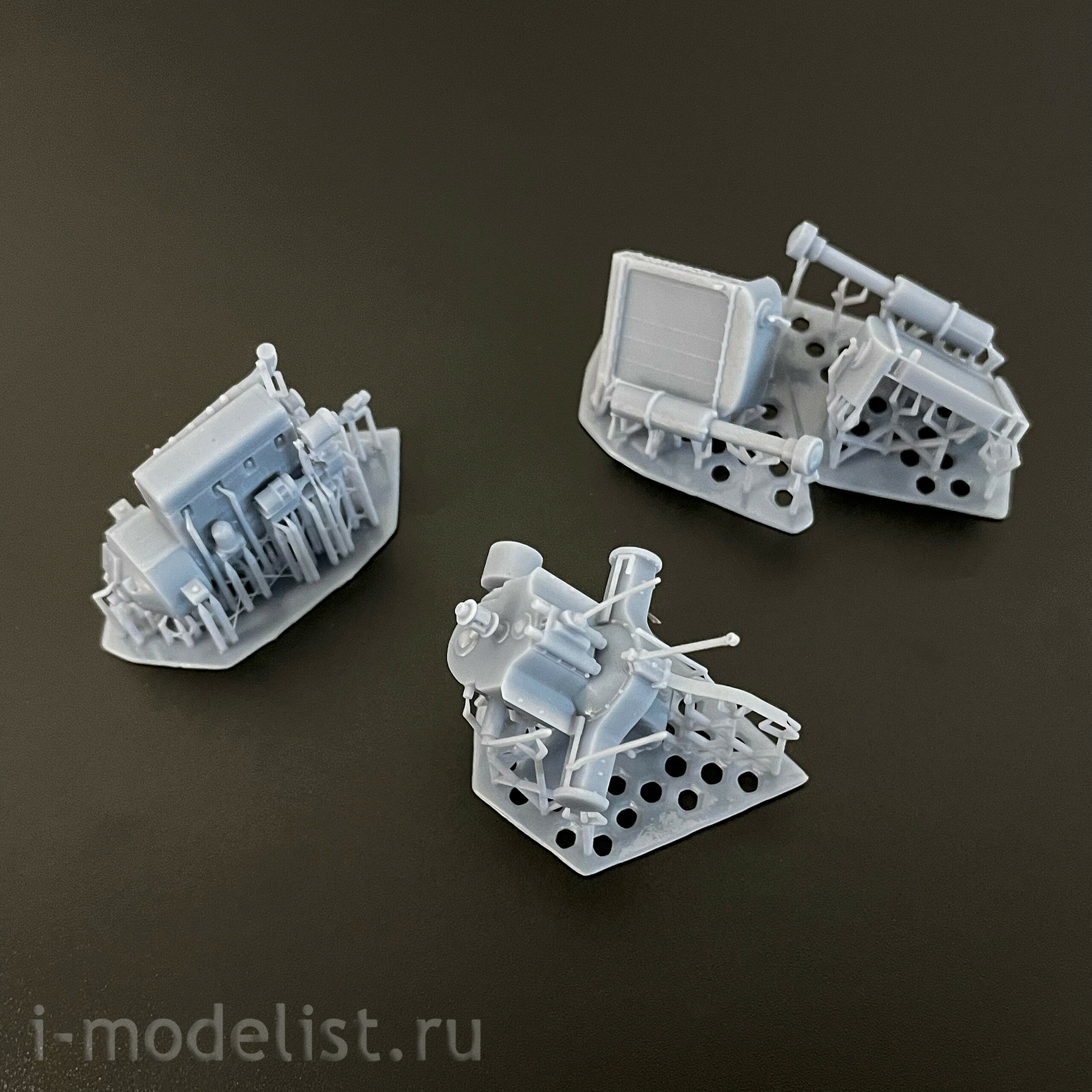DMS-35276 ДМС 1/35 Советский болfromный трактор Универсал-2 Инсторф