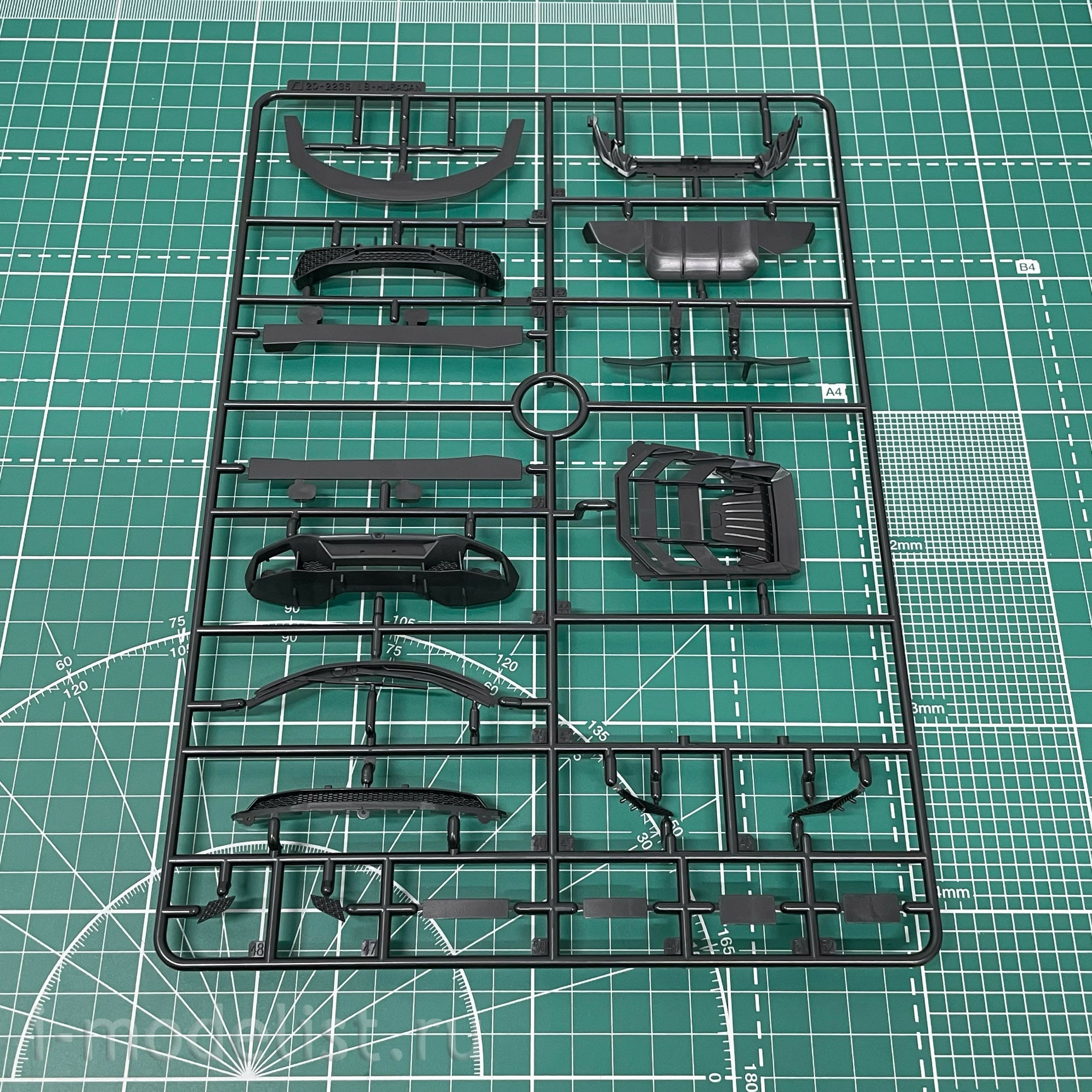 05990 Aoshima 1/24 Lamborghini Huracan LB-WORKS Ver.2