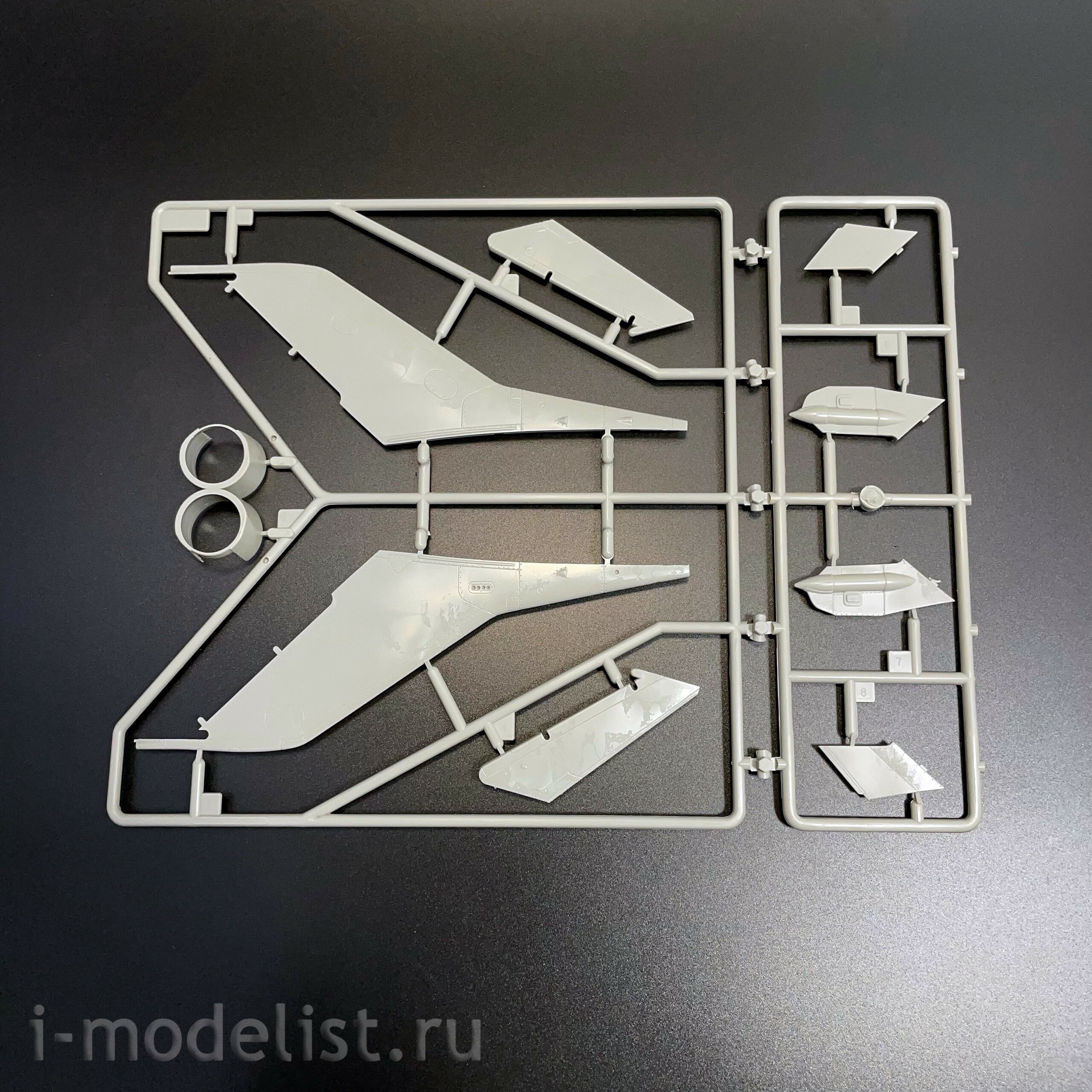 02207 Trumpeter 1/32 Soviet M-19S Farmer C Fighter