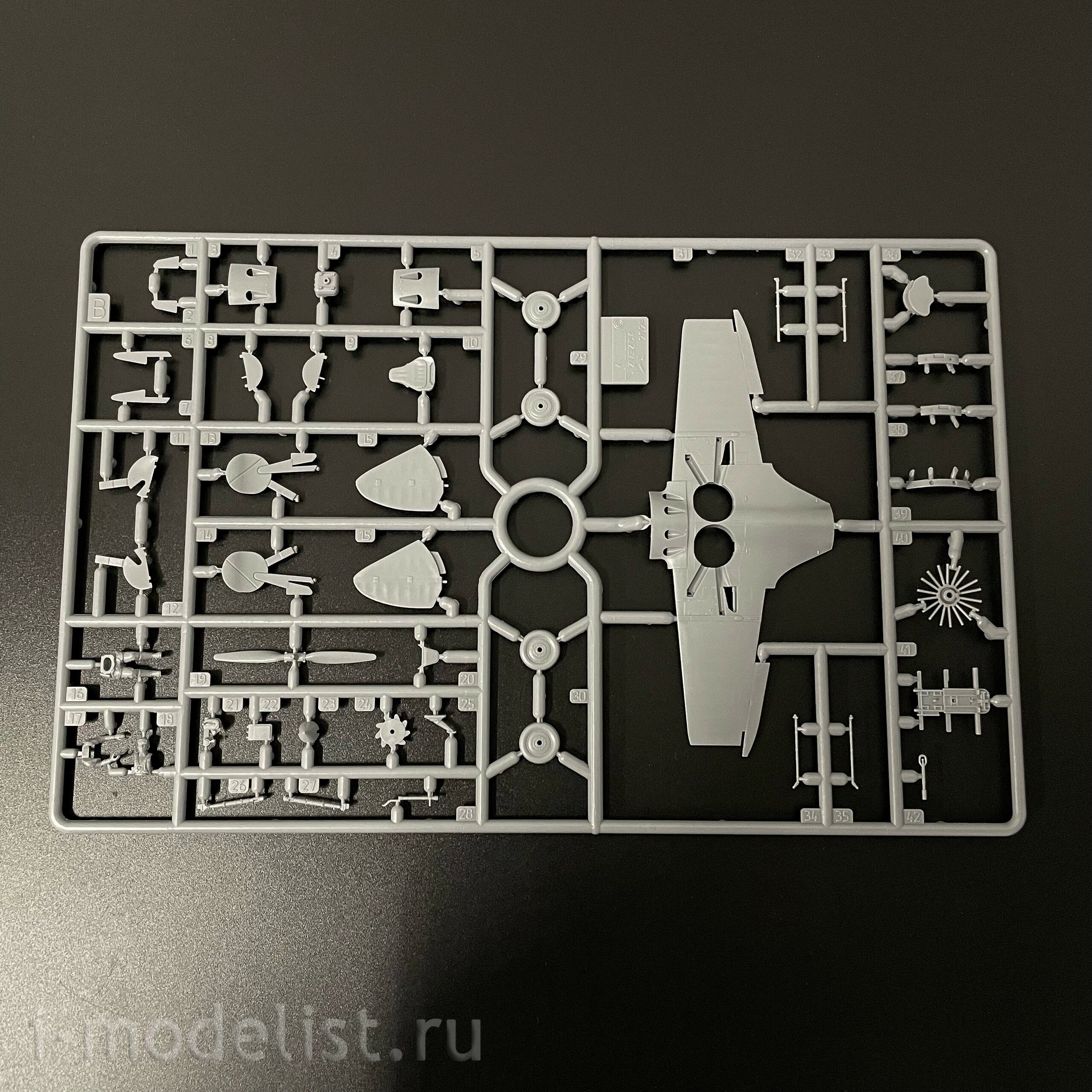 7330 Zvezda 1/72 Pre-order  Советский истребитель И-16 Тип 5