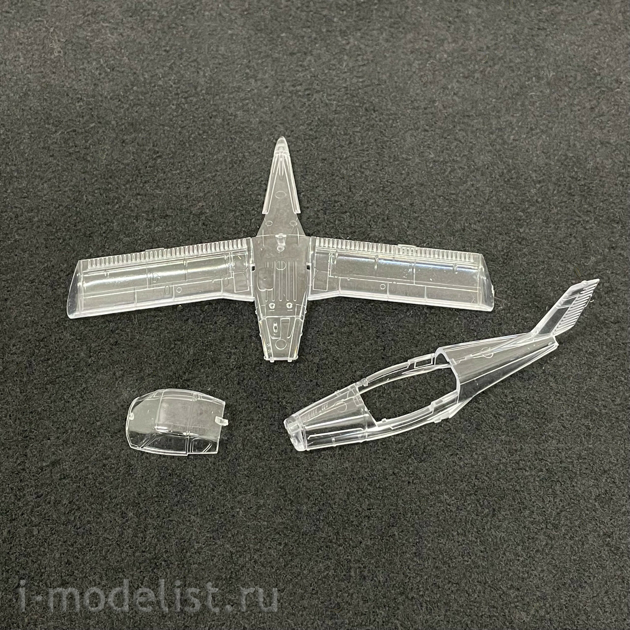80231 HobbyBoss 1/72 Airplane Zlin Z-42M