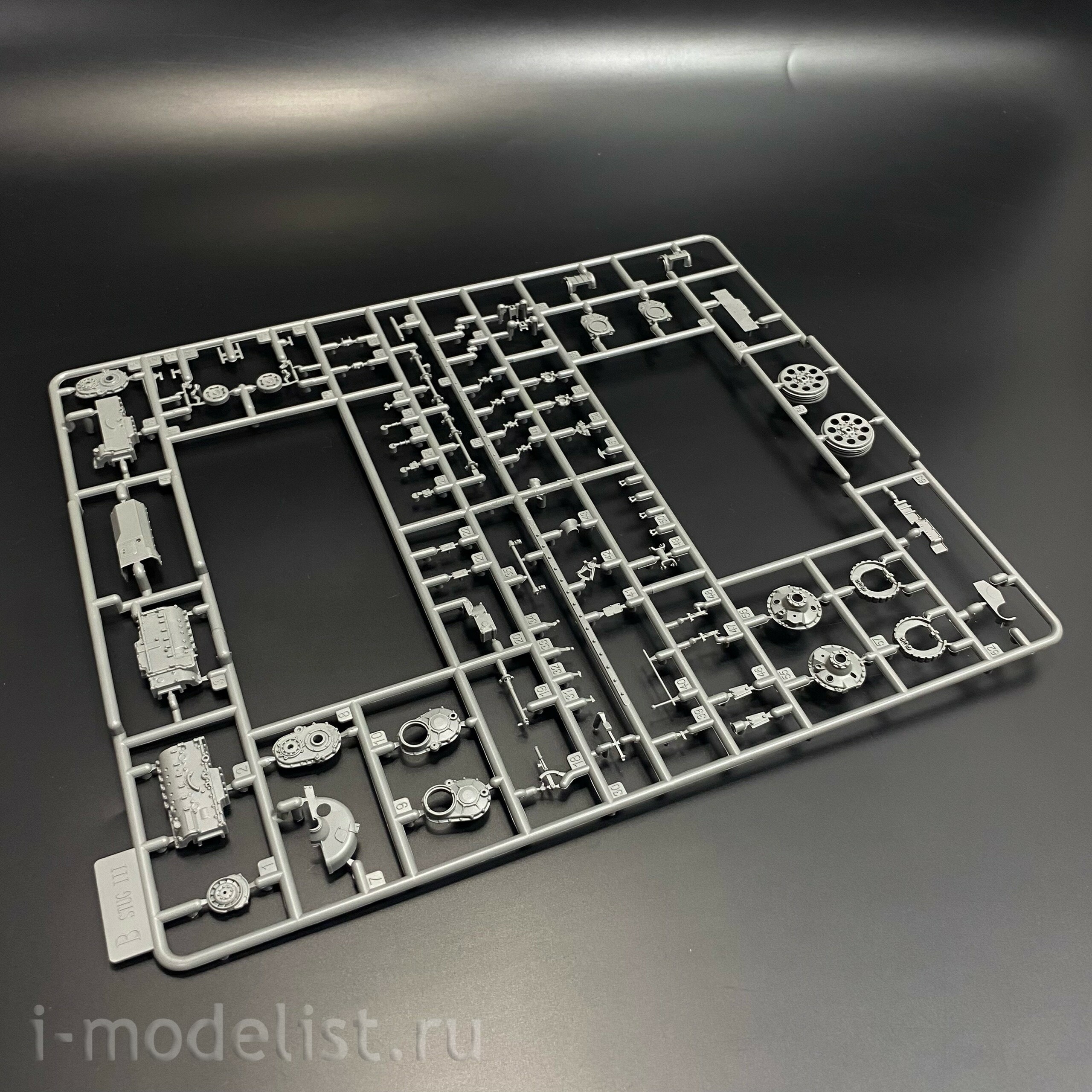 BT-036 Border Model 1/35 Notмецкая САУ StuH 42 Ausf. G (Поздняя) с полным интерьером