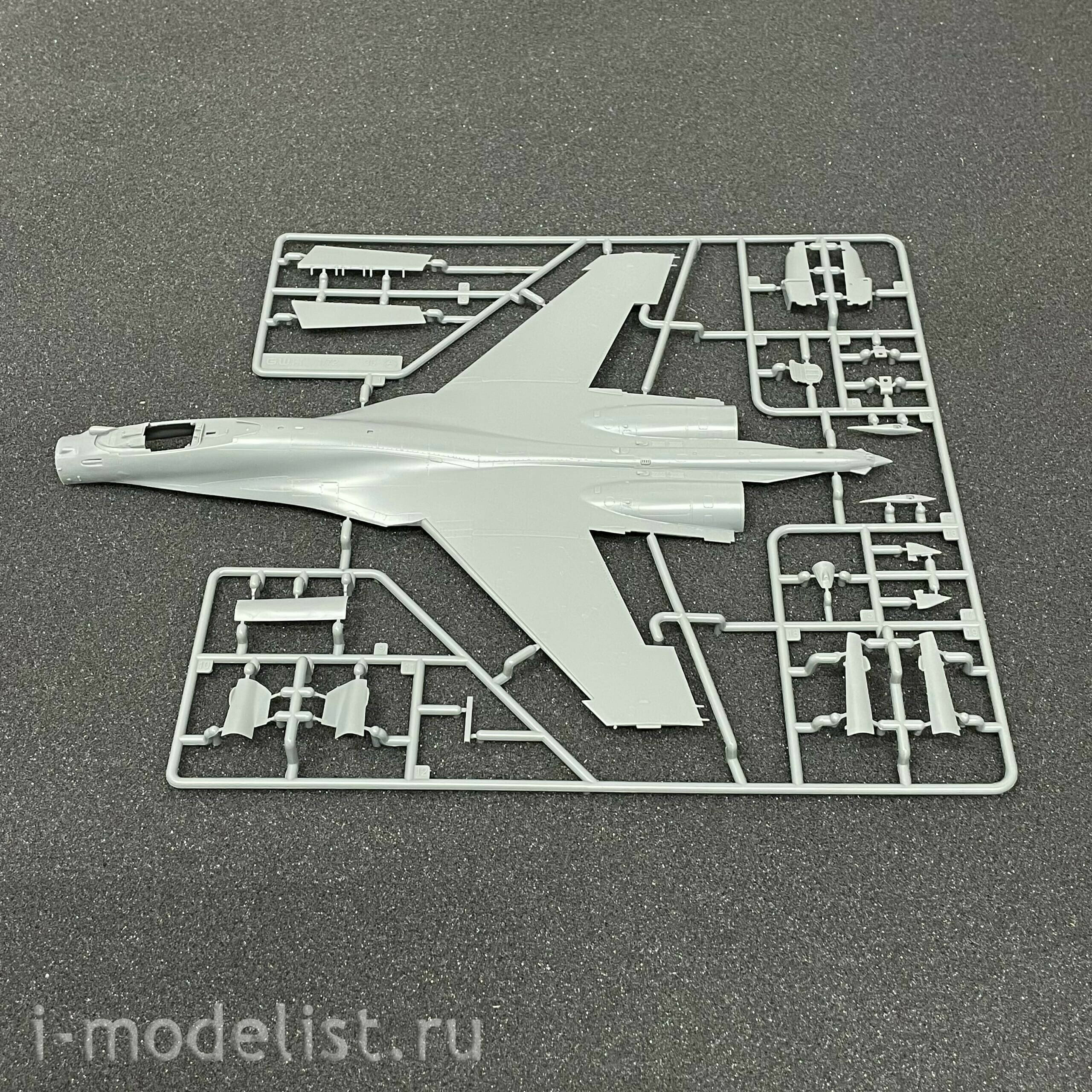 L7207 Great Wall Hobby 1/72 SU-35S