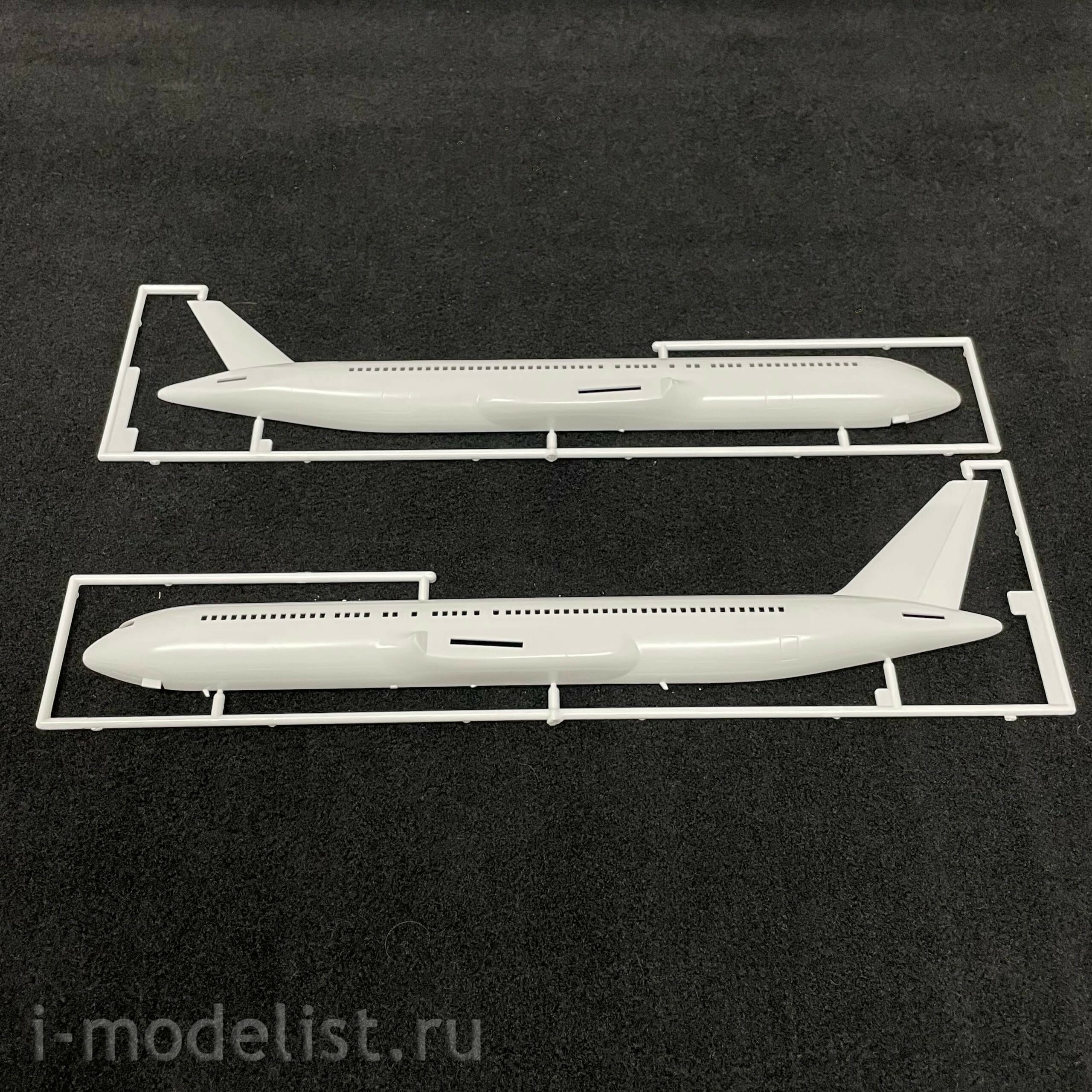 10706 Hasegawa 1/200 ANA B 767-300 Aircraft
