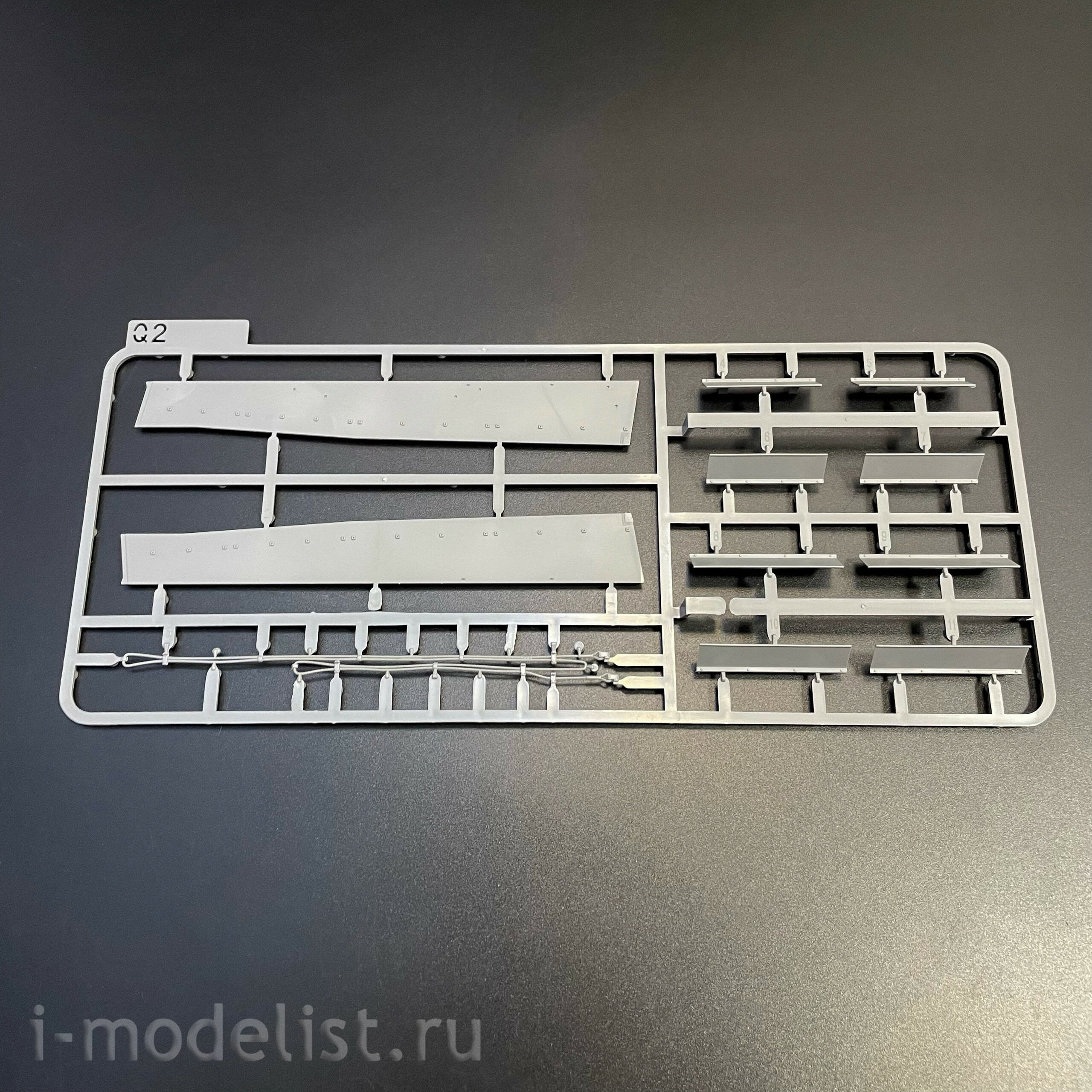 2195W Takom 1/35 Набор TIGER I² BOX - Sd.Kfz.181 Pz.Kpfw.VI Ausf.E Tiger I Command + Tiger I + фигура Михаэля Виттманна в 1/16
