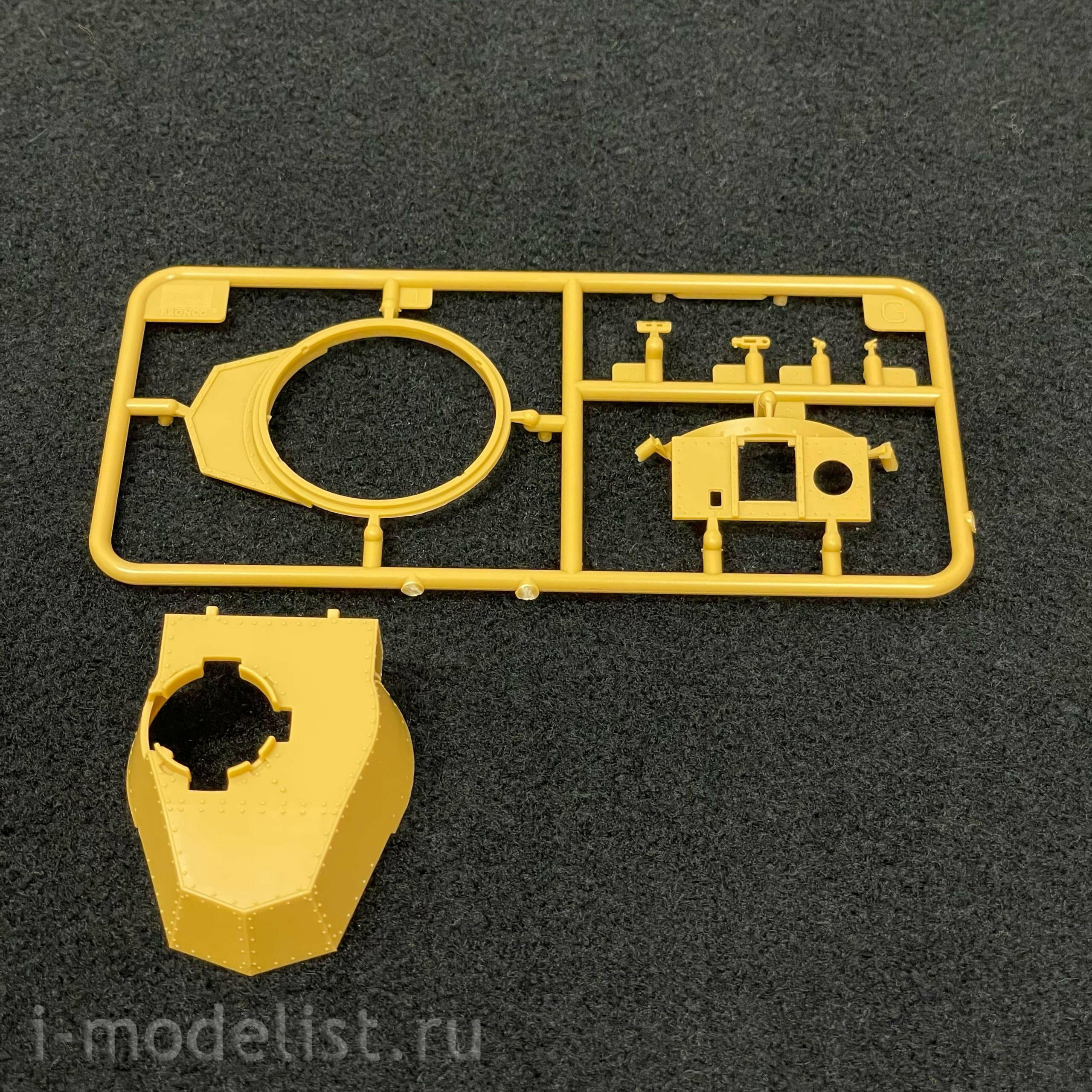 CB35105 Bronco 1/35 Skoda LT Vz35 & R-2 Tank (2 in 1) Eastern European Axis forces