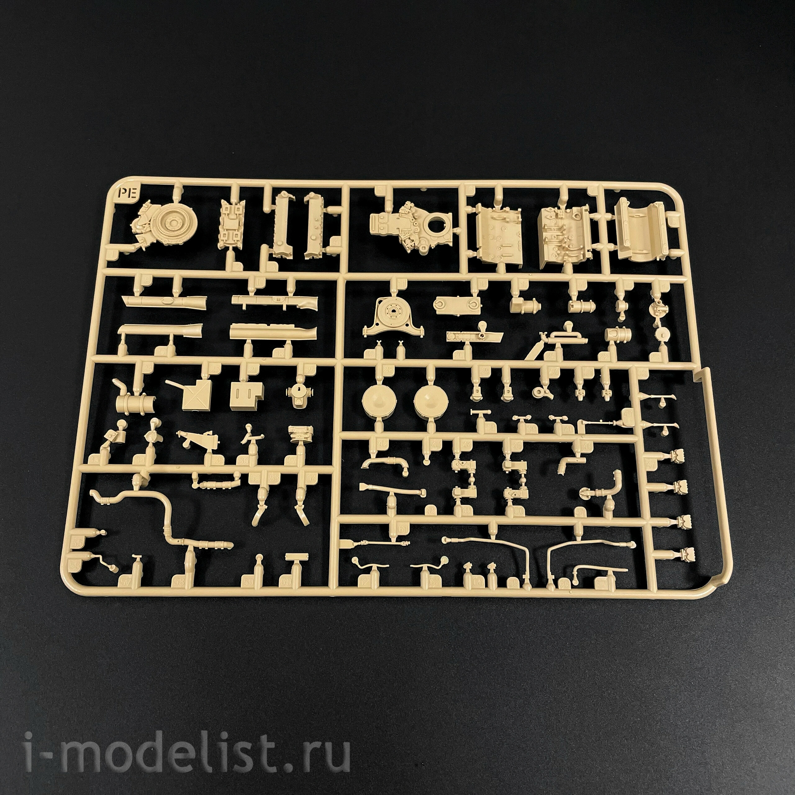 RM-5100 Rye Field Model 1/35 German Tank Pz. Kpfw. VI Ausf. E Tiger I mid. Production