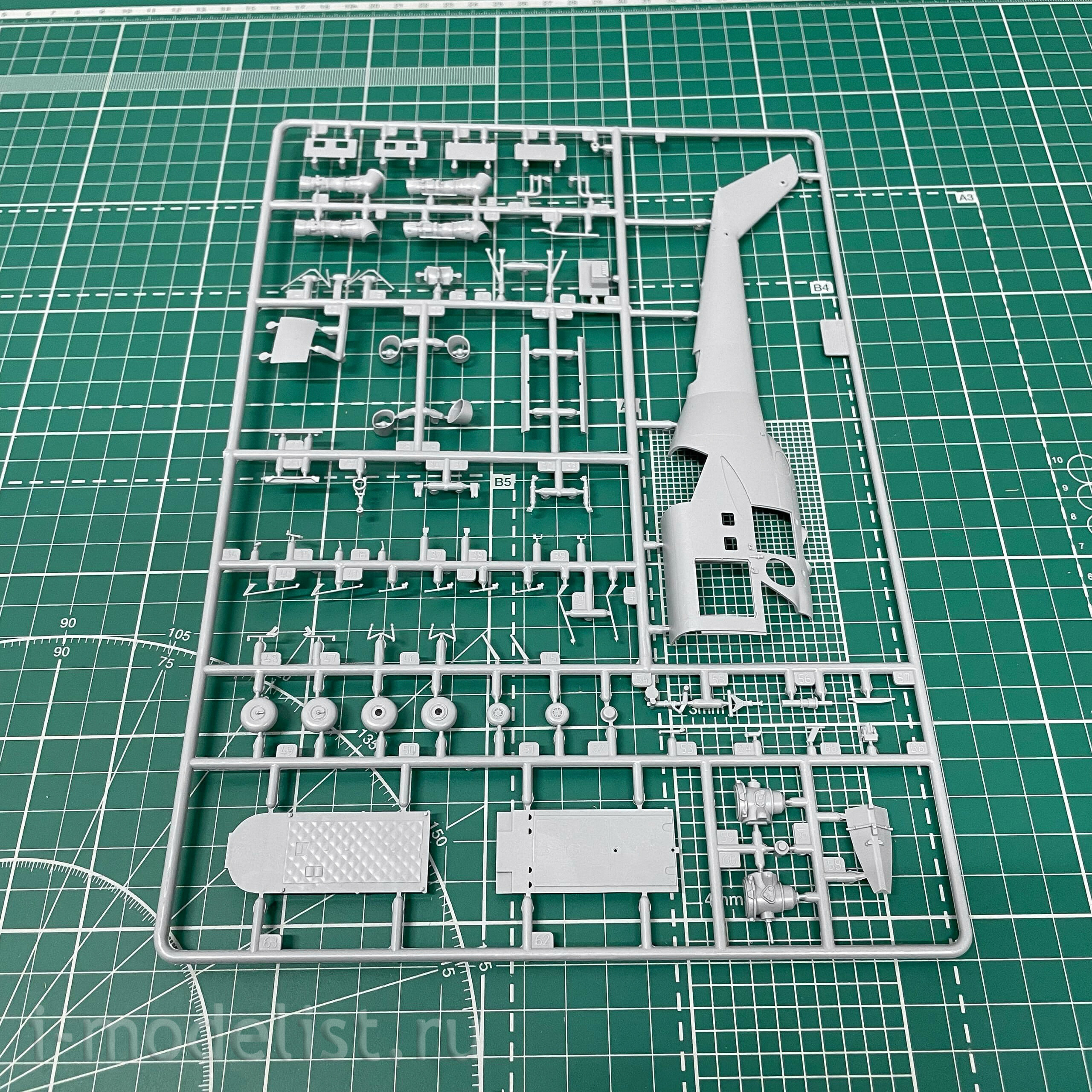 7293П Zvezda 1/72 Подарочный набор: Советский ударный вертолет Ми-24В/ВП 