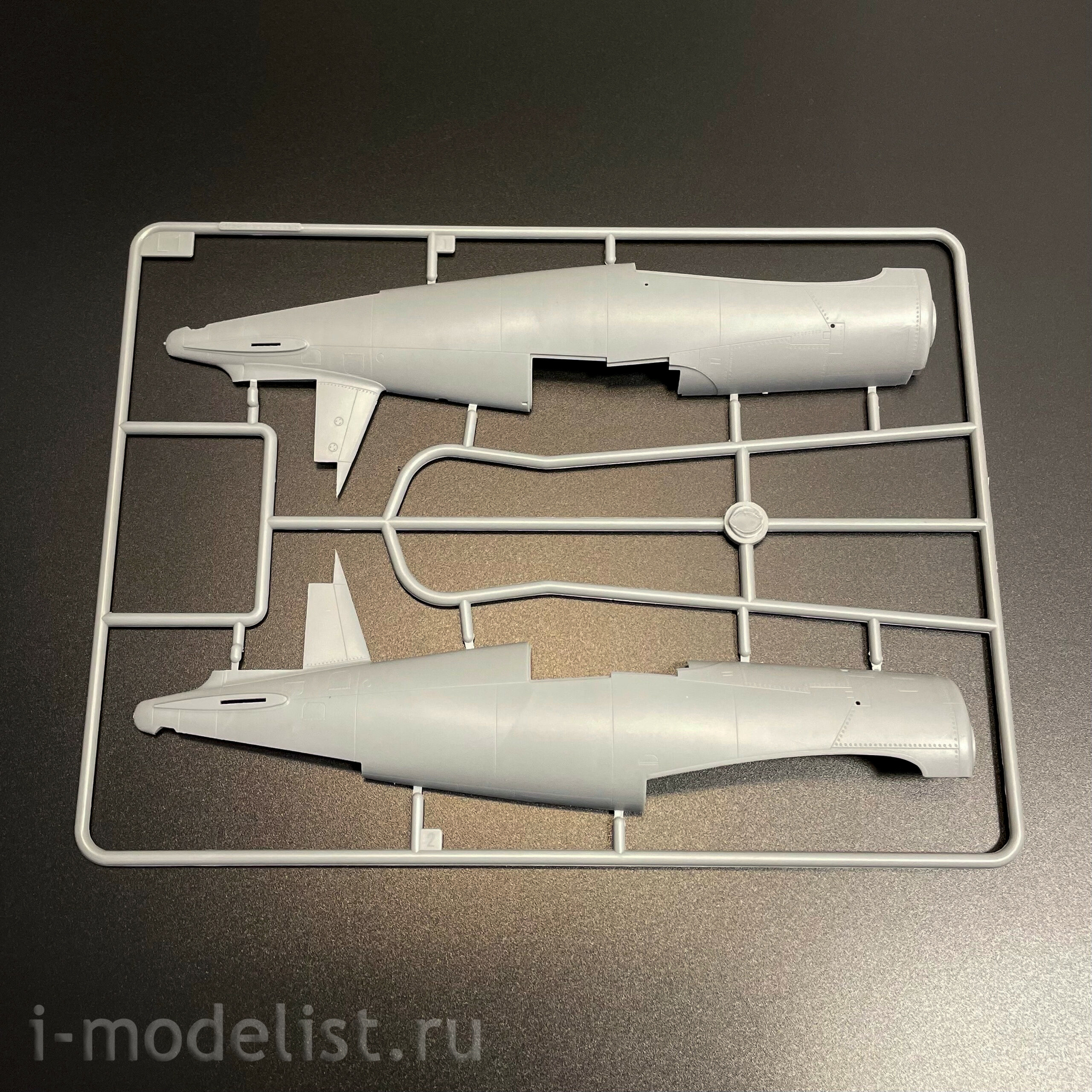 80385 HobbyBoss 1/48 F4U-2 Corsair Fighter 