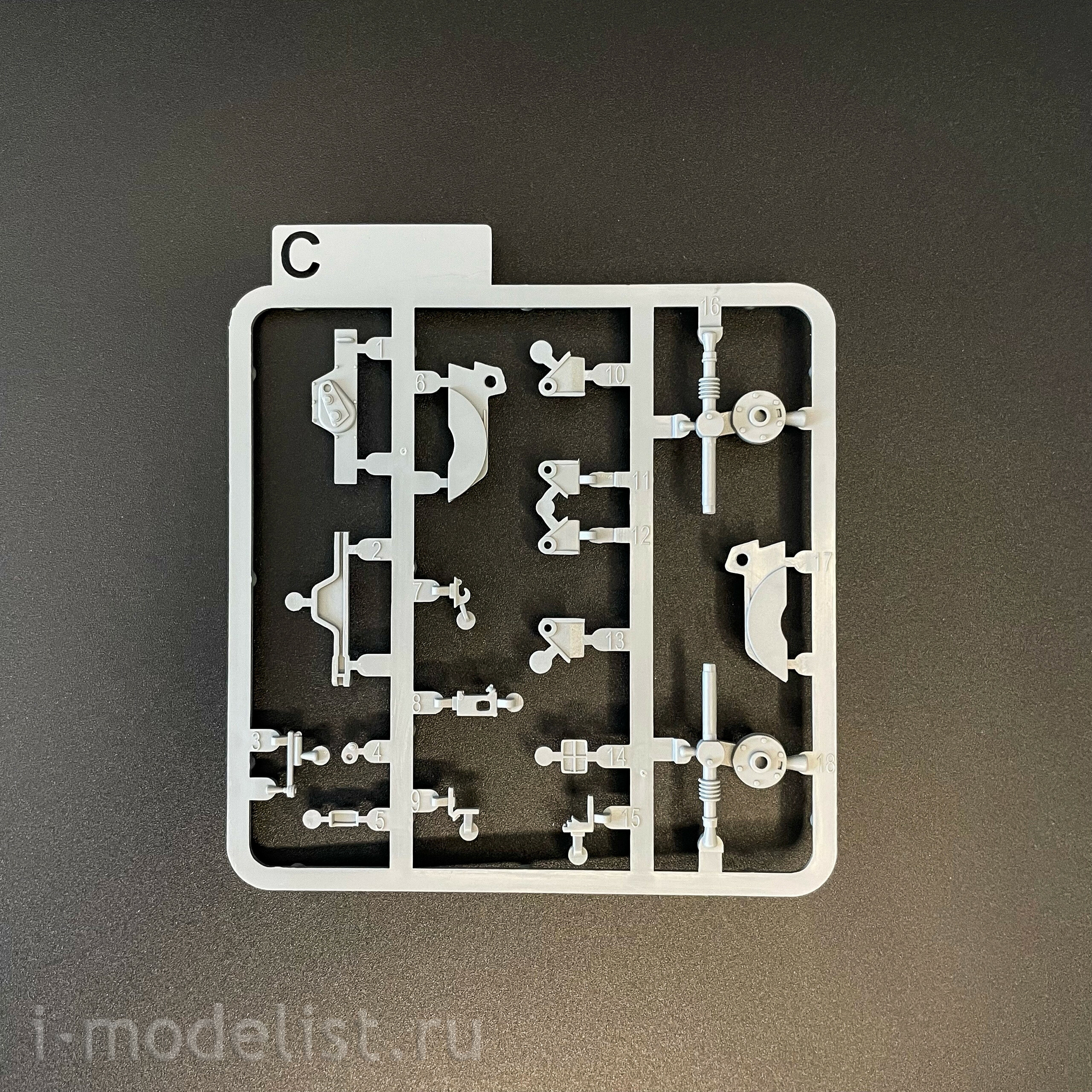 8006 Takom 1/35 Штурмовая гаубица Sd.Kfz StuH 42 & StuG III Ausf. G поздний (2 в 1)