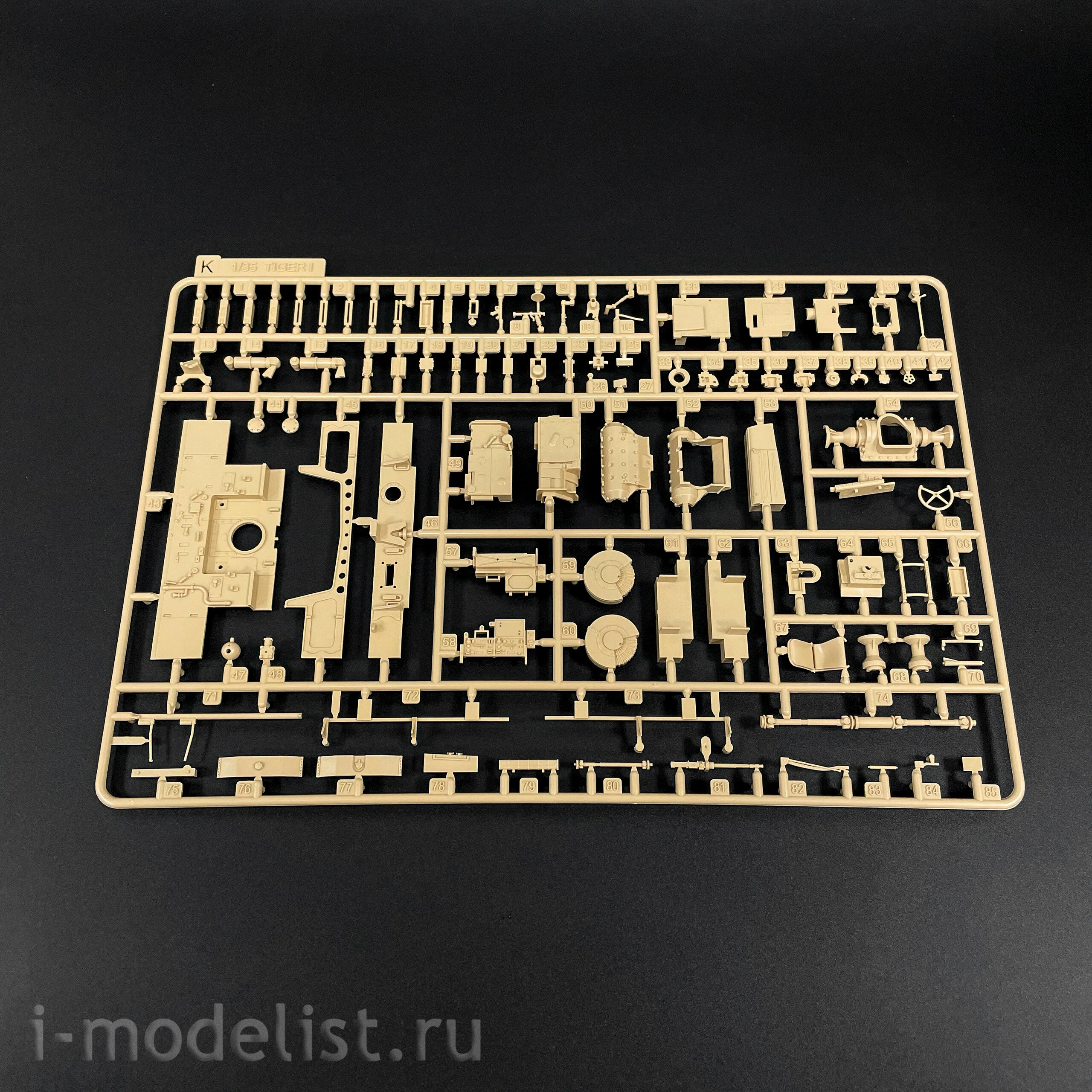 RM-5100 Rye Field Model 1/35 German Tank Pz. Kpfw. VI Ausf. E Tiger I mid. Production