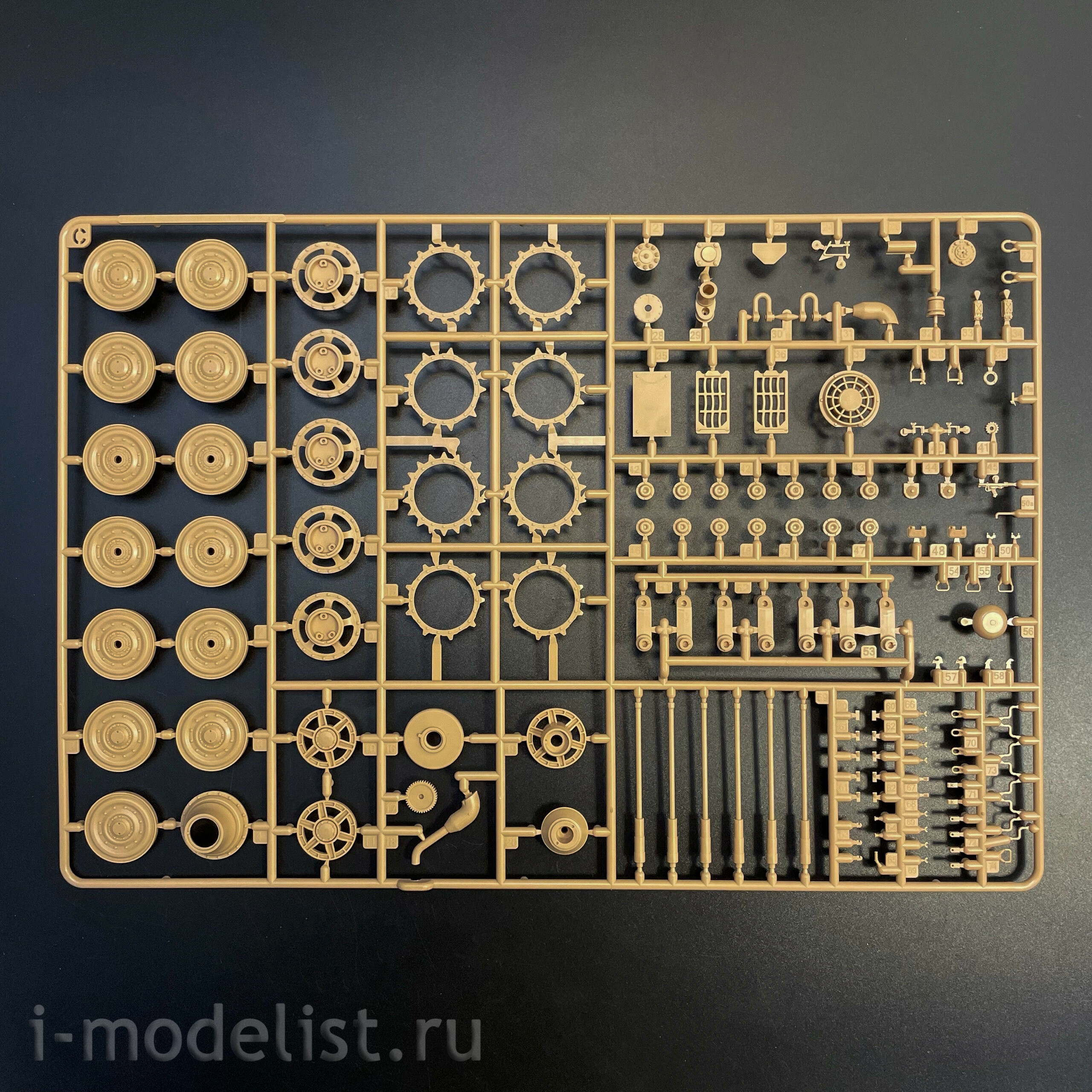RM-5138 Rye Field Model 1/35 Notмецкий танк Sd.Kfz. 182 Pz.Kpfw.VI Ausf.B King Tiger Арденны 1944 (Upgrade-версия)