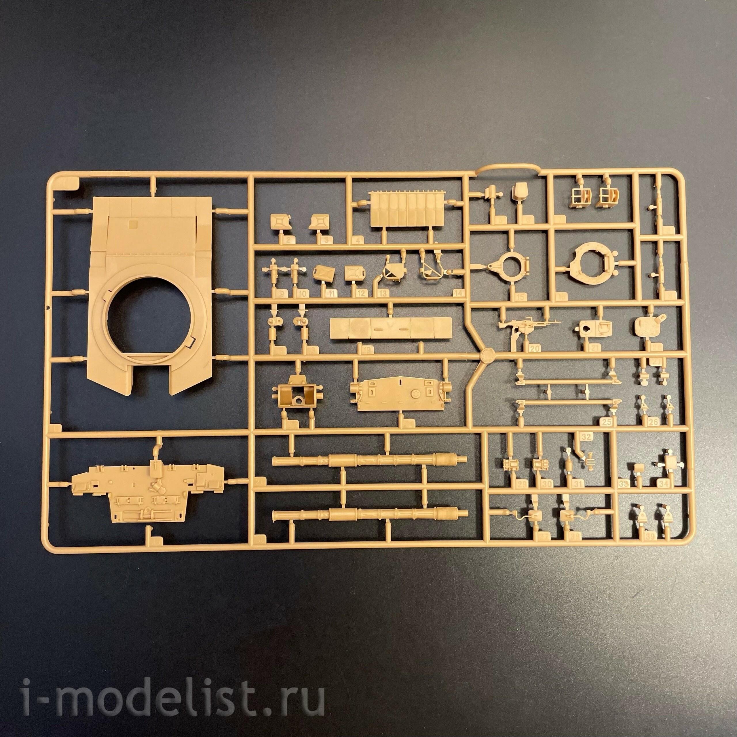 84852 HobbyBoss 1/48 Английский танк Challenger II MBT