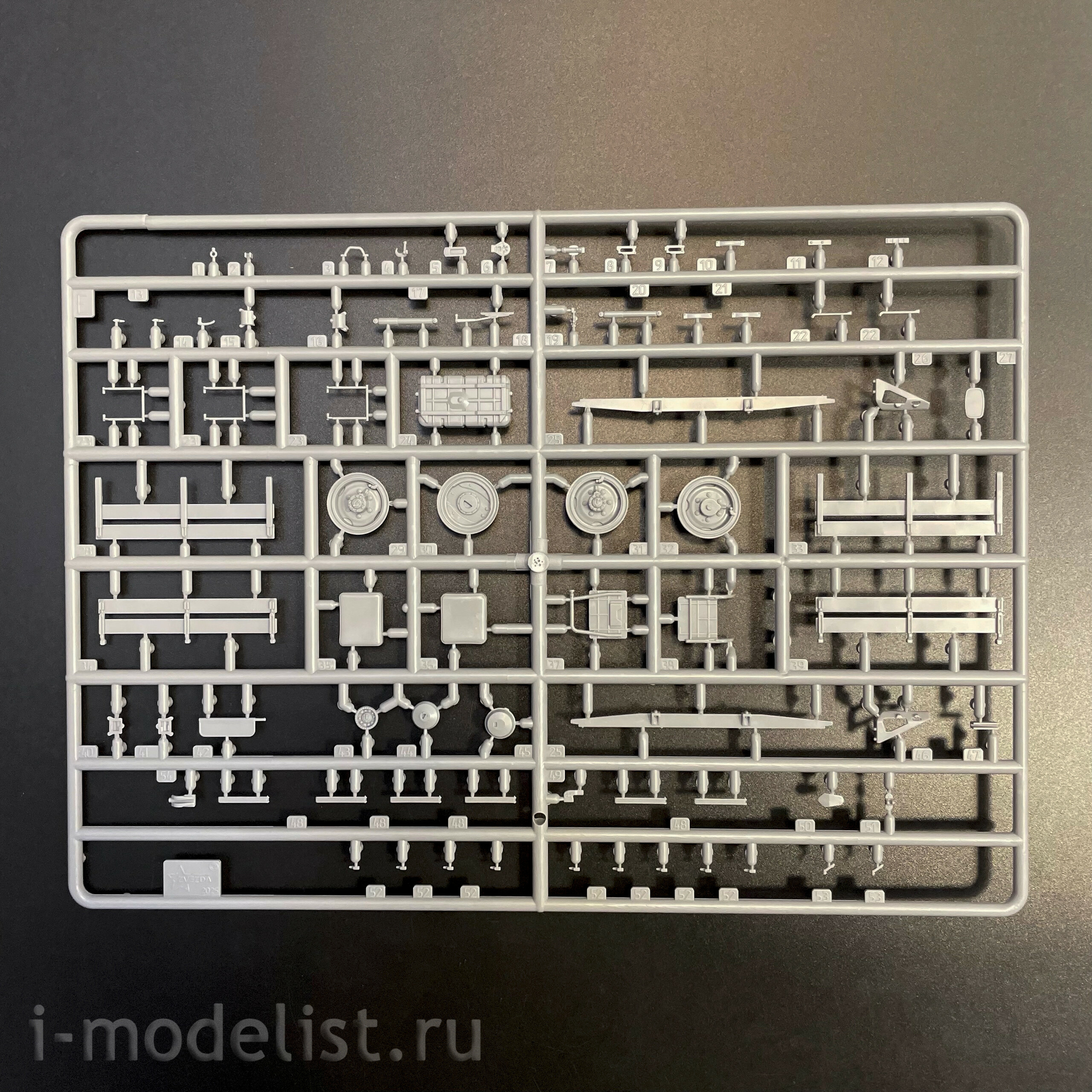3707 Zvezda 1/35 PRE-ORDER Soviet GAZ-66 truck