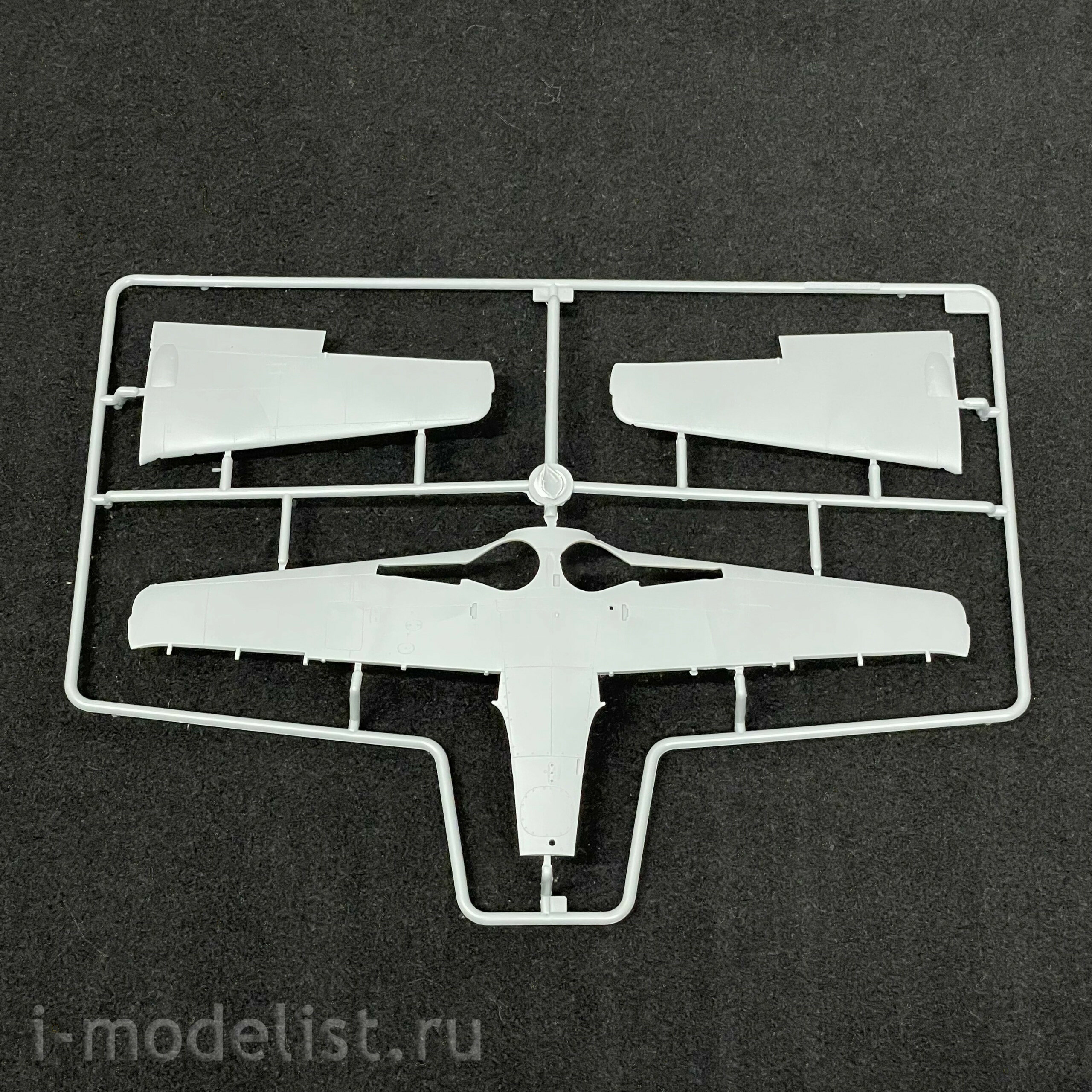 81720 HobbyBoss 1/48 Focke-Wulf FW190D-12 R14