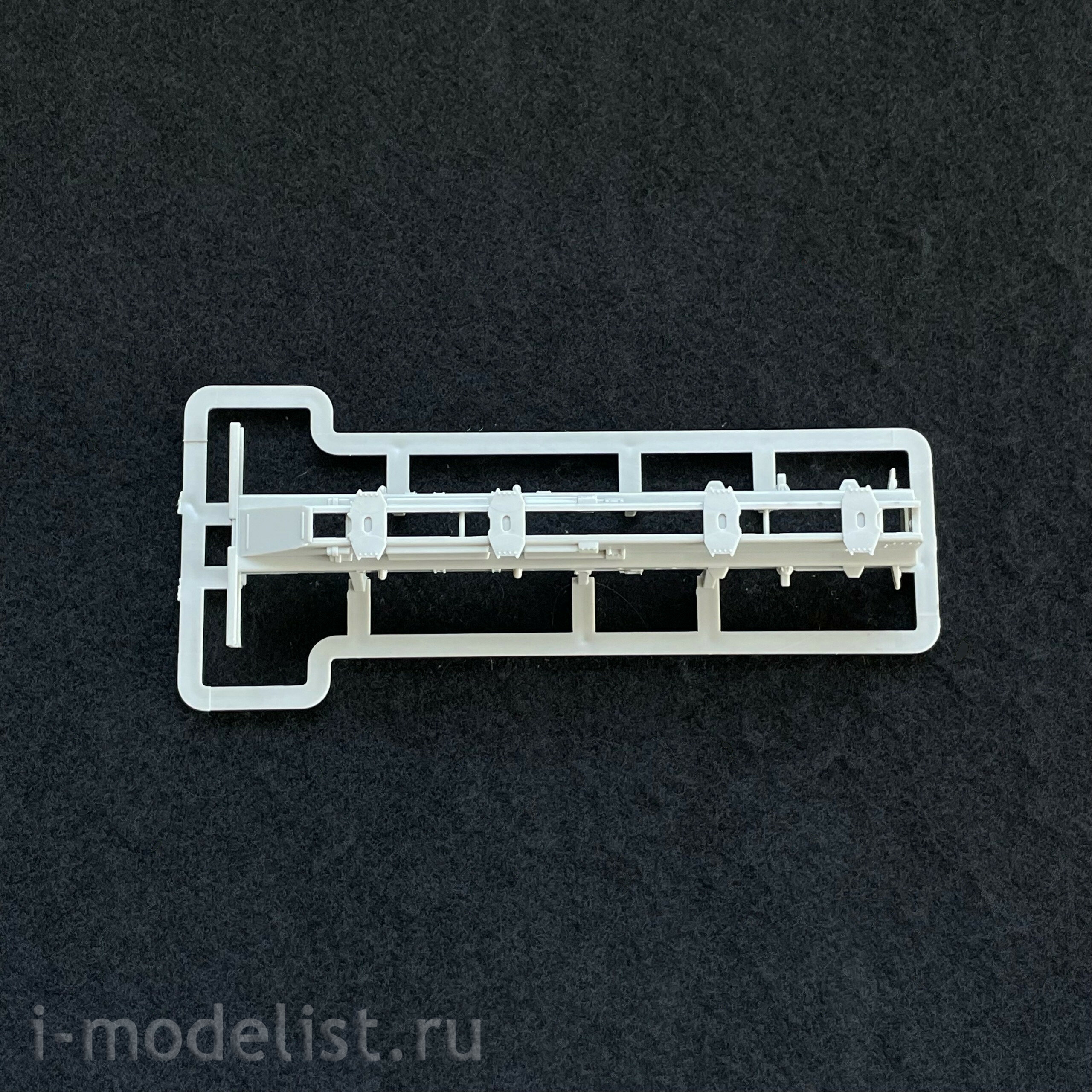 07195 Trumpeter 1/72 Soviet wheeled tractor 
