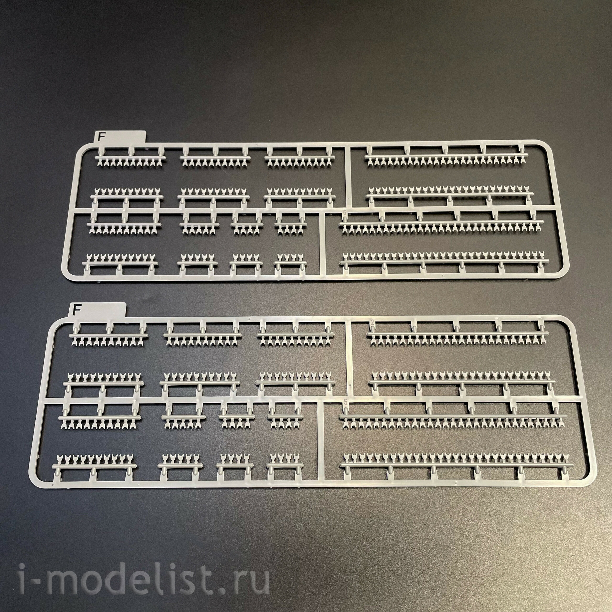 2195W Takom 1/35 Набор TIGER I² BOX - Sd.Kfz.181 Pz.Kpfw.VI Ausf.E Tiger I Command + Tiger I + фигура Михаэля Виттманна в 1/16