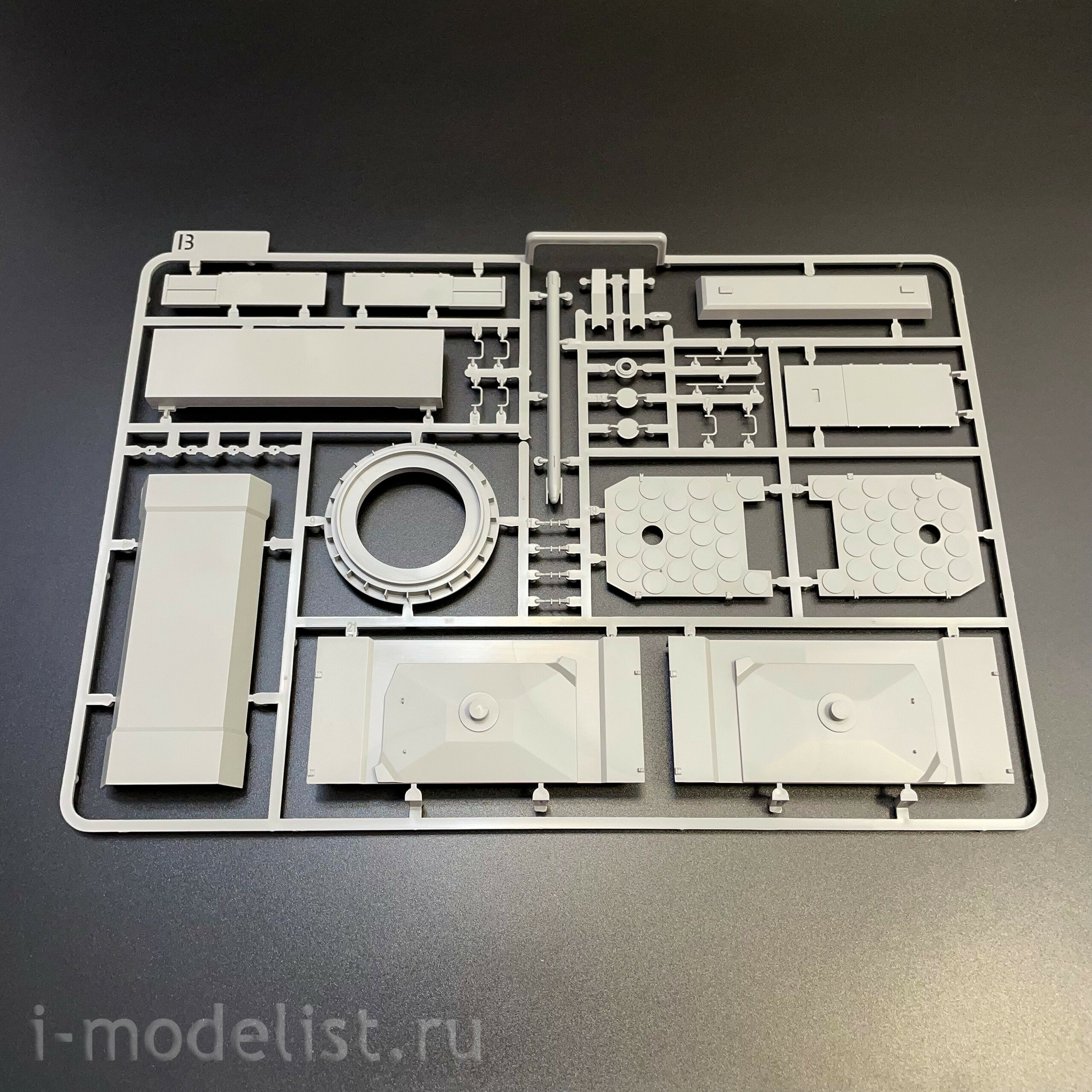 2190 Takom 1/35 Ракетный комплекс HHQ-10