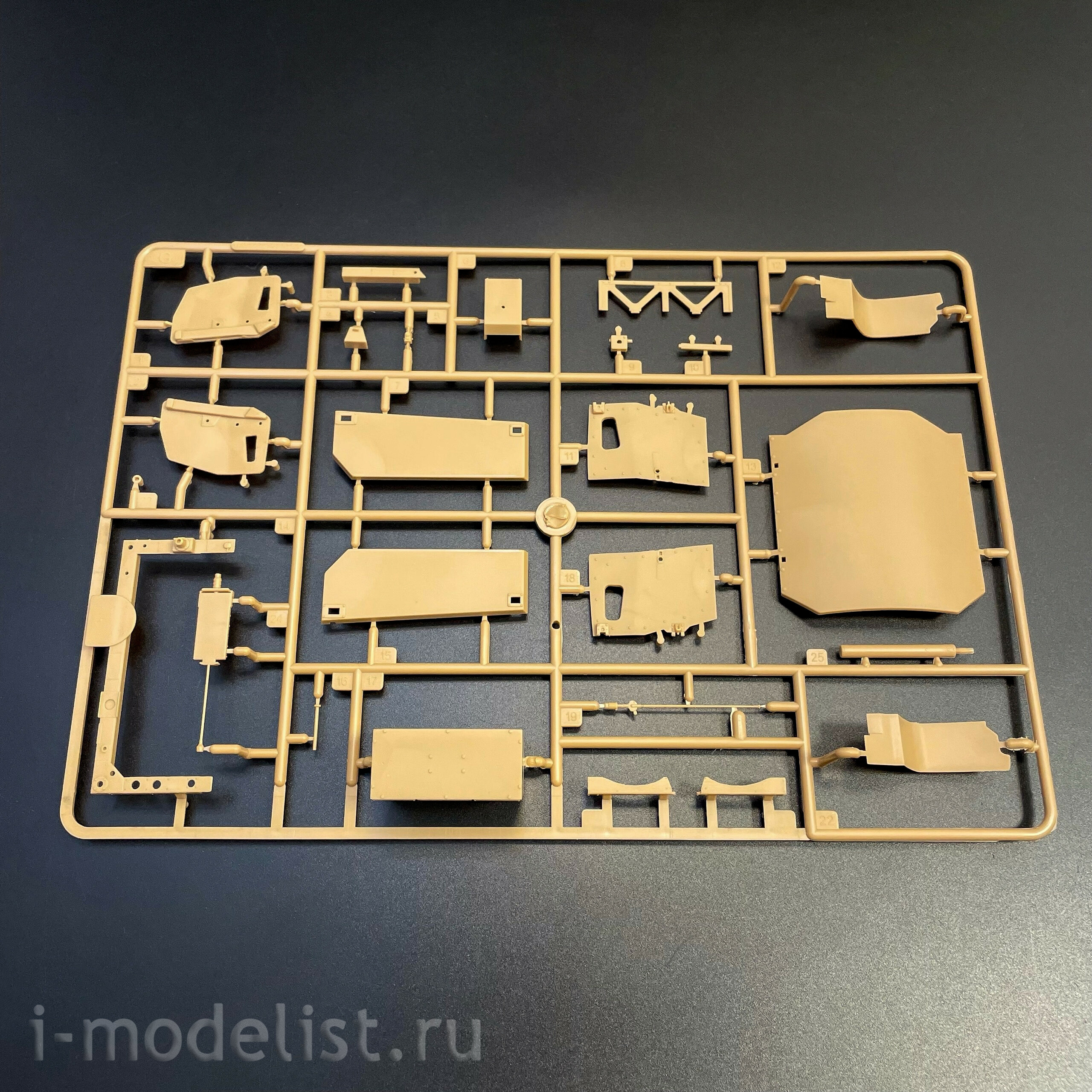 63568 I Love Kit 1/35 Автомобиль повышенной защищенности M1280 LMTV + полуприцеп M1101