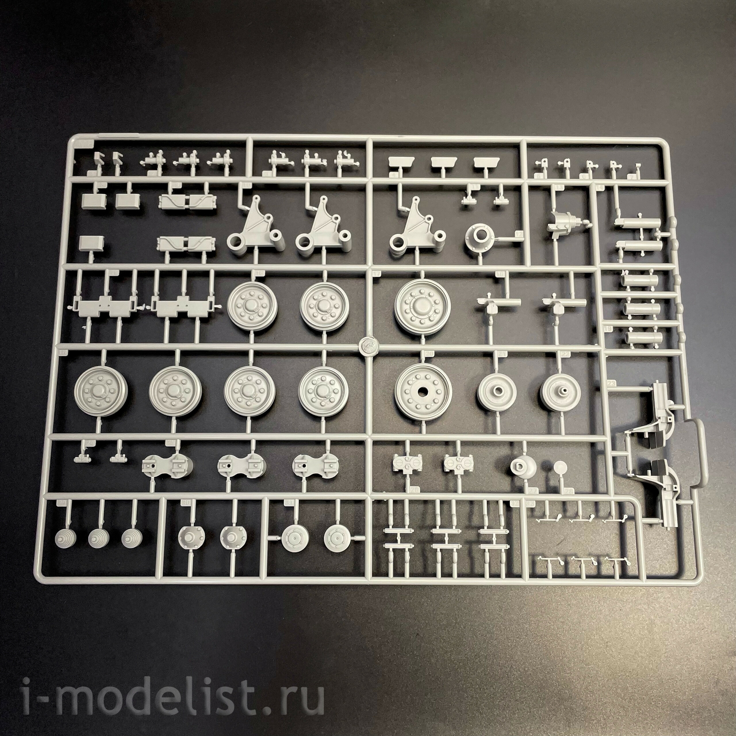 61618 I Love Kit 1/16 Средний танк M4A1E8