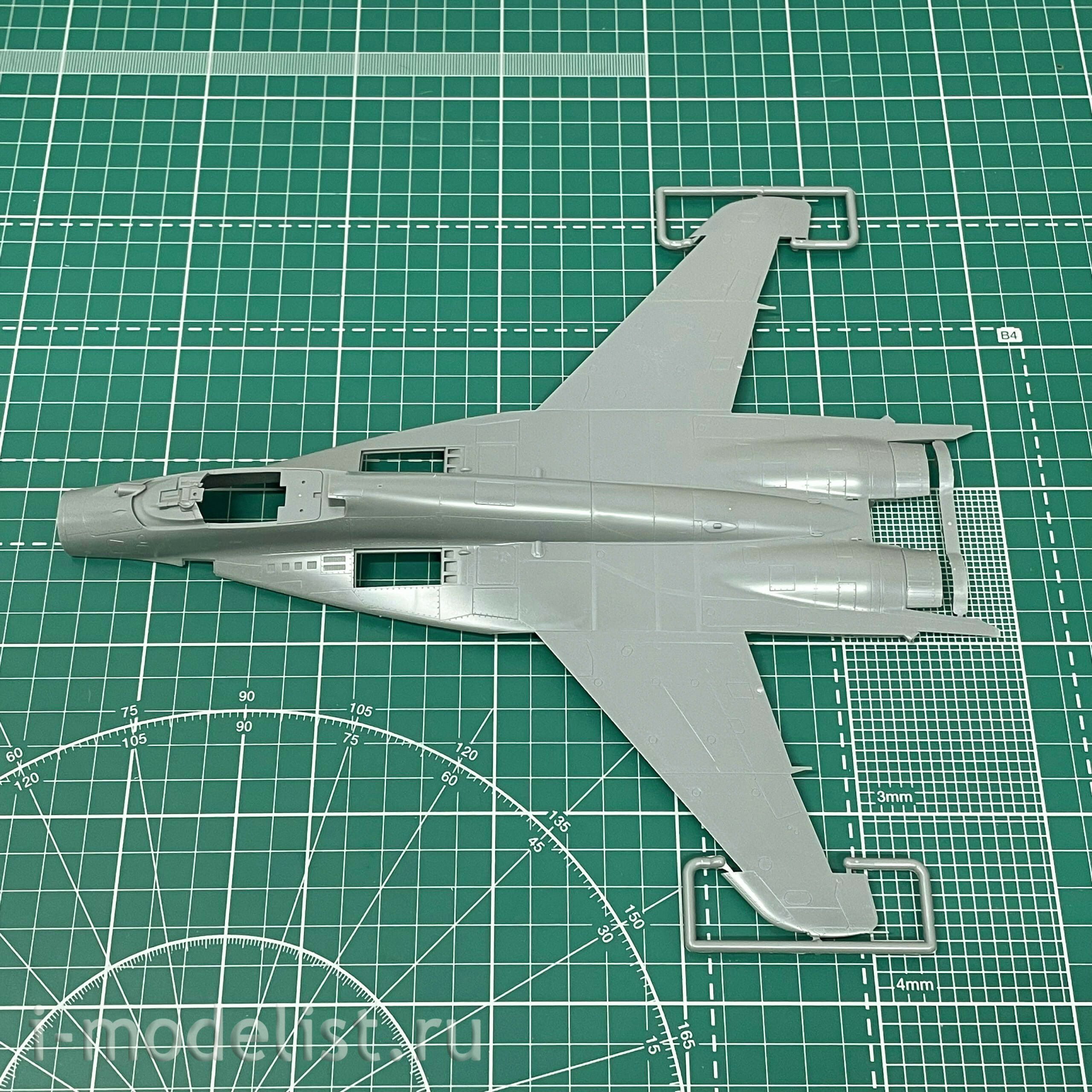 S4814 Great Wall Hobby 1/48 MiGG-29 9-13 Aircraft (Swifts Aerobatic Team)