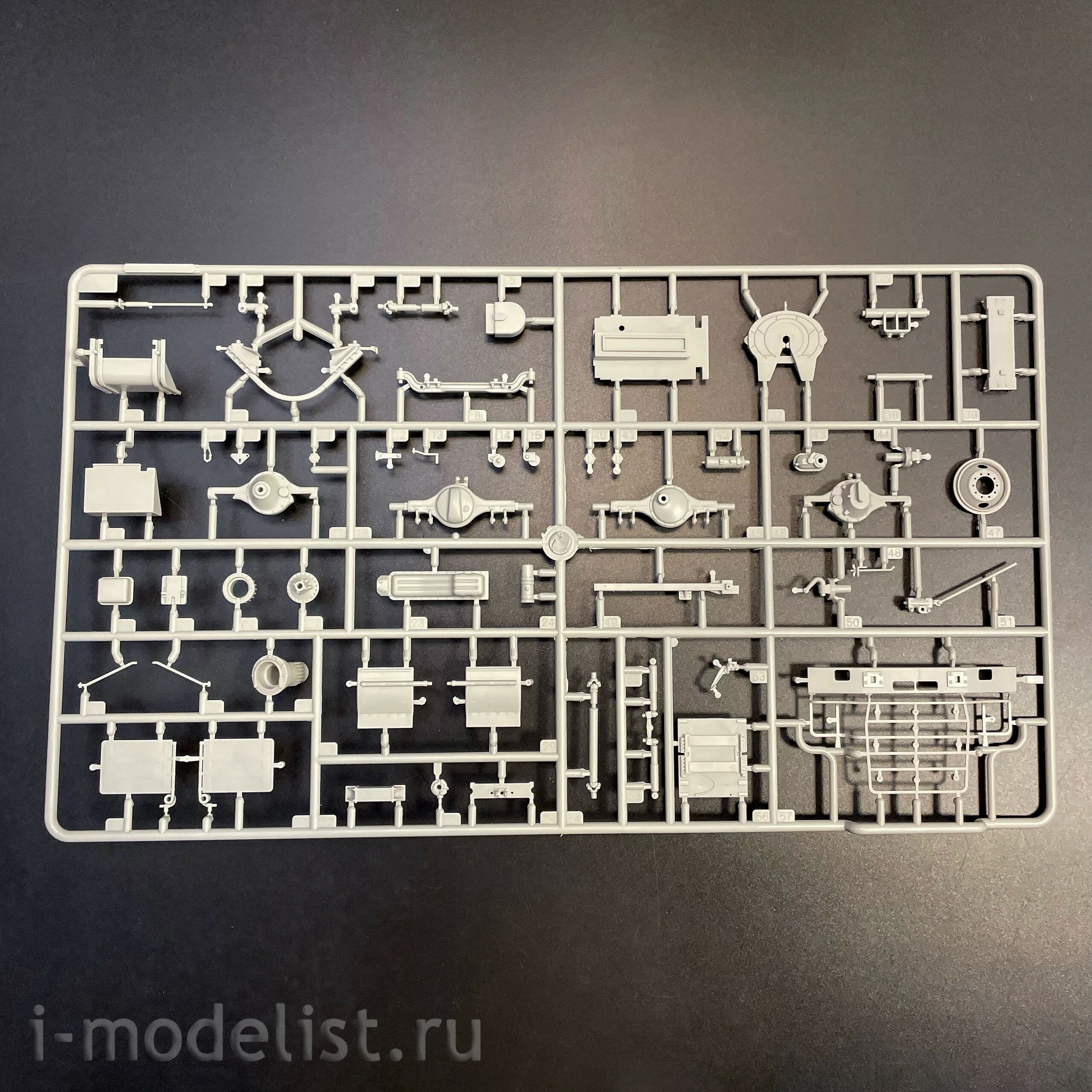 01084 Т$ач 1/35 Оружейный грузовик M915