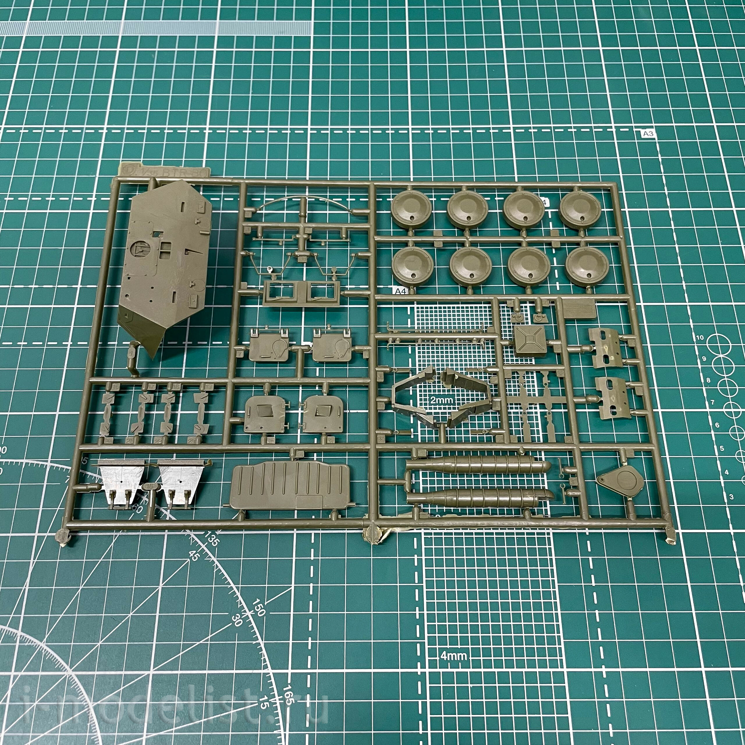 3558 Zvezda 1/35 Soviet BTR-80