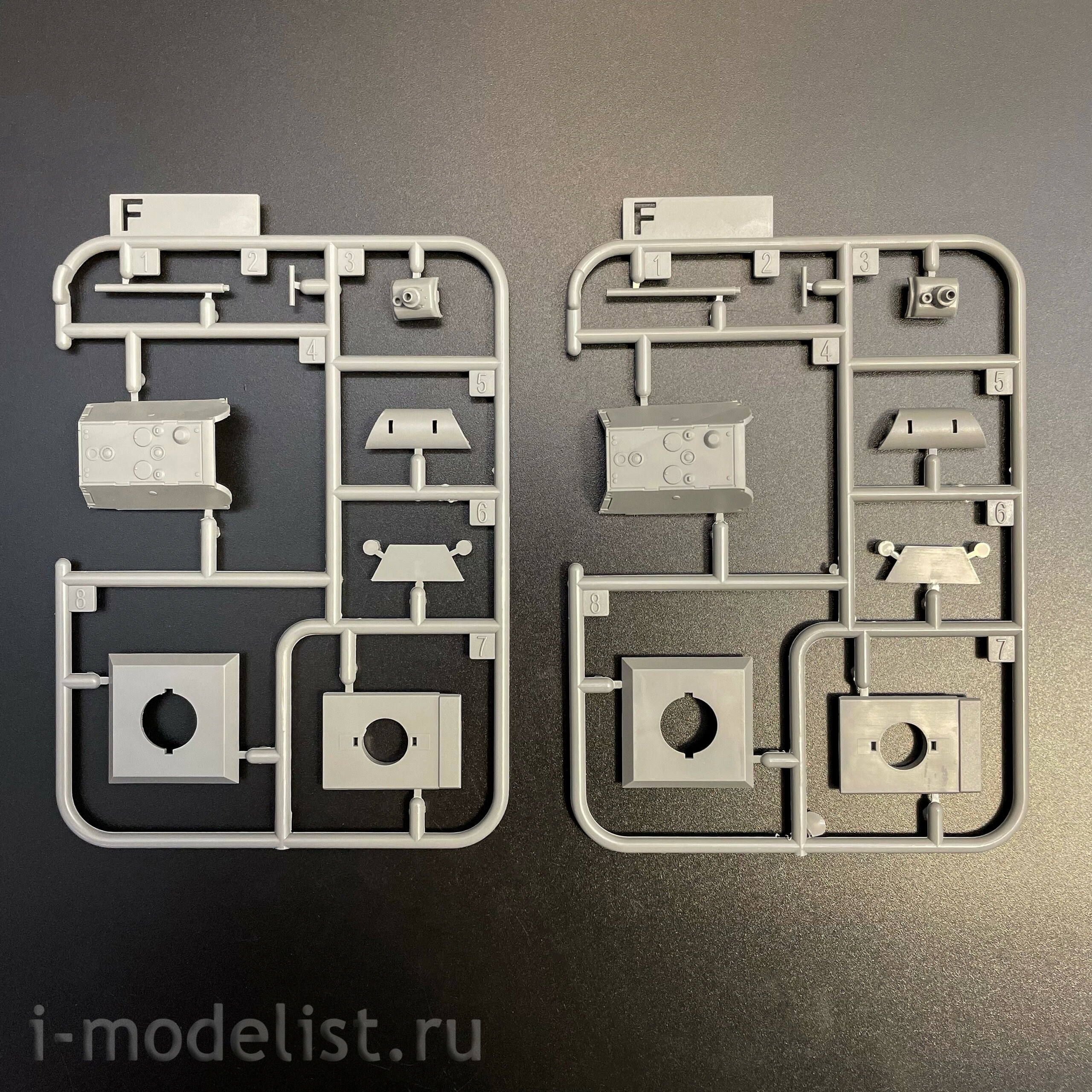 3001 Takom 1/144 Scales of the German super-heavy tank Landkreuzer P1000 Ratte (Prototype) and two German tank Maus ( WWII Heavy Battle Tank Landkreuzer P1000 Ratte[Proto type]&Panzer VIII Maus) 3 in 1